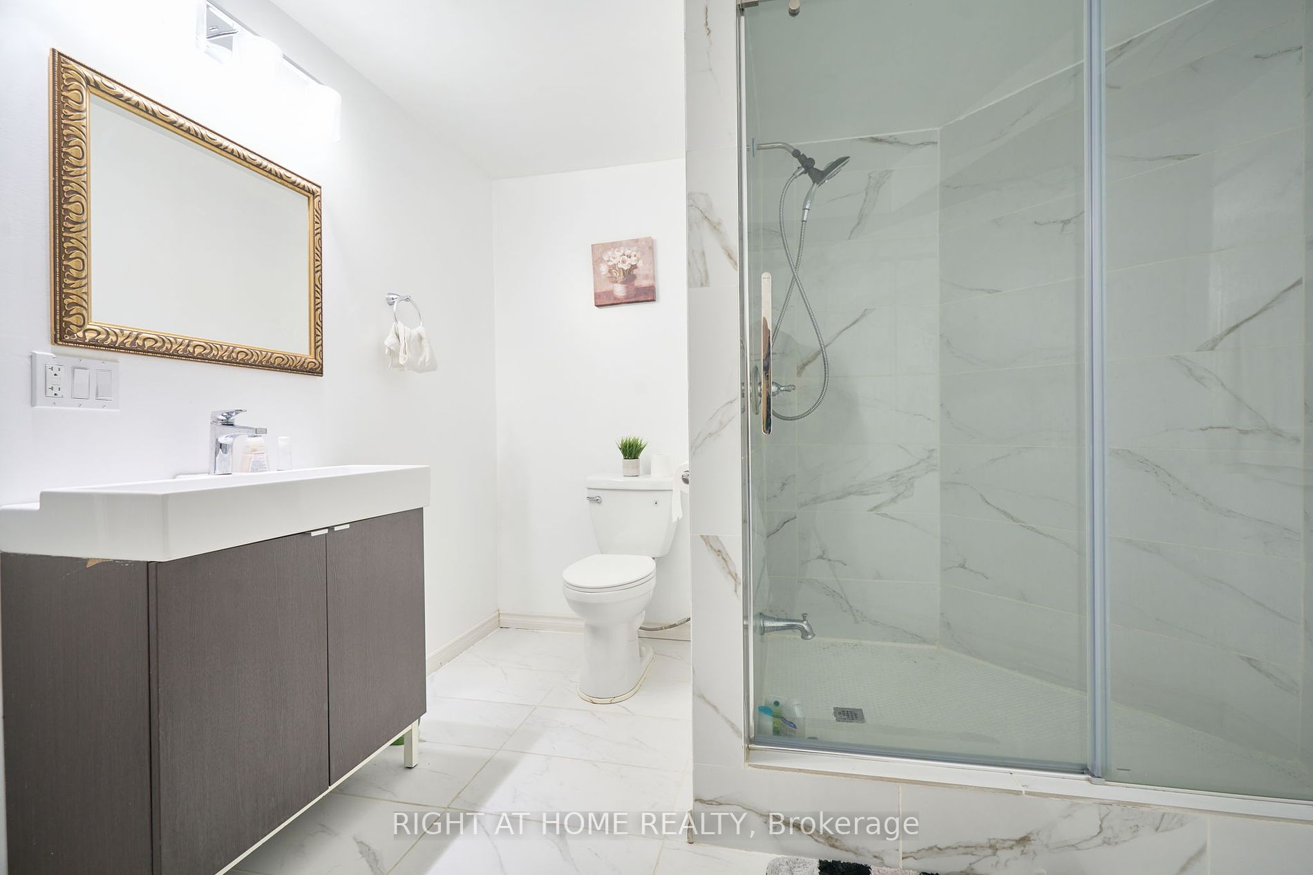 17 Bellotti Cres Property Photo 4