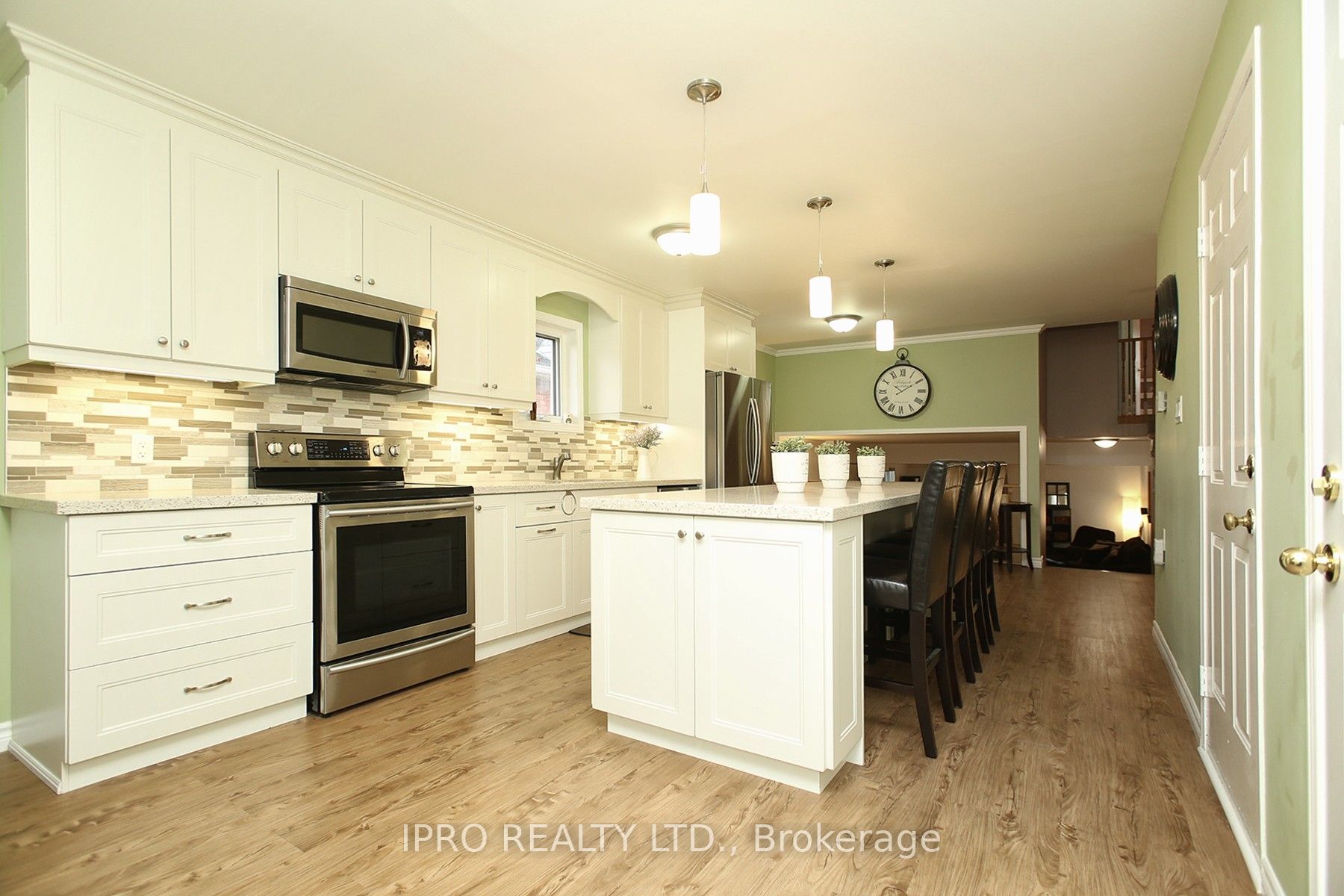 57 Bushford St Property Photo 10