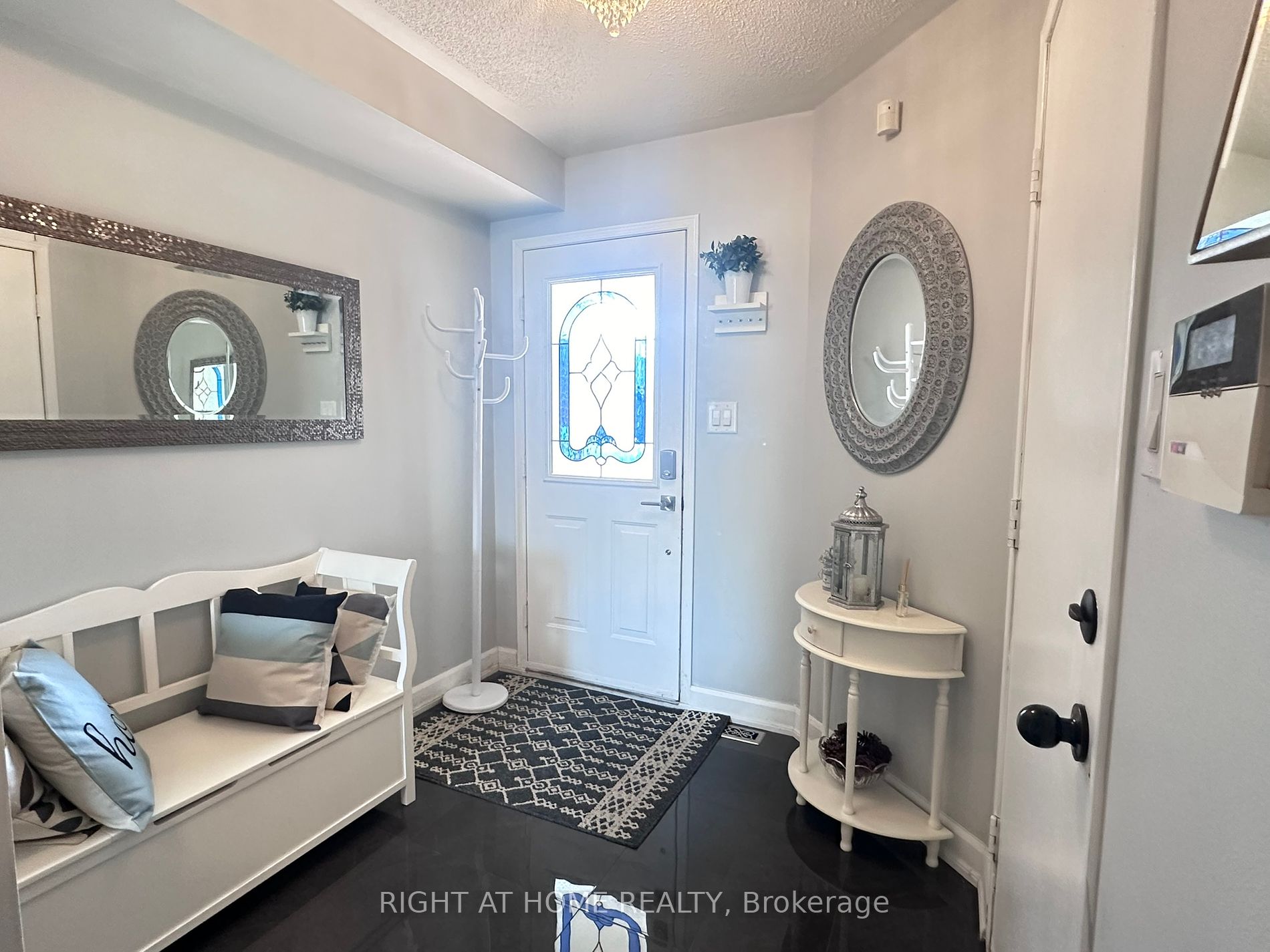 18 Howling Cres Property Photo 2