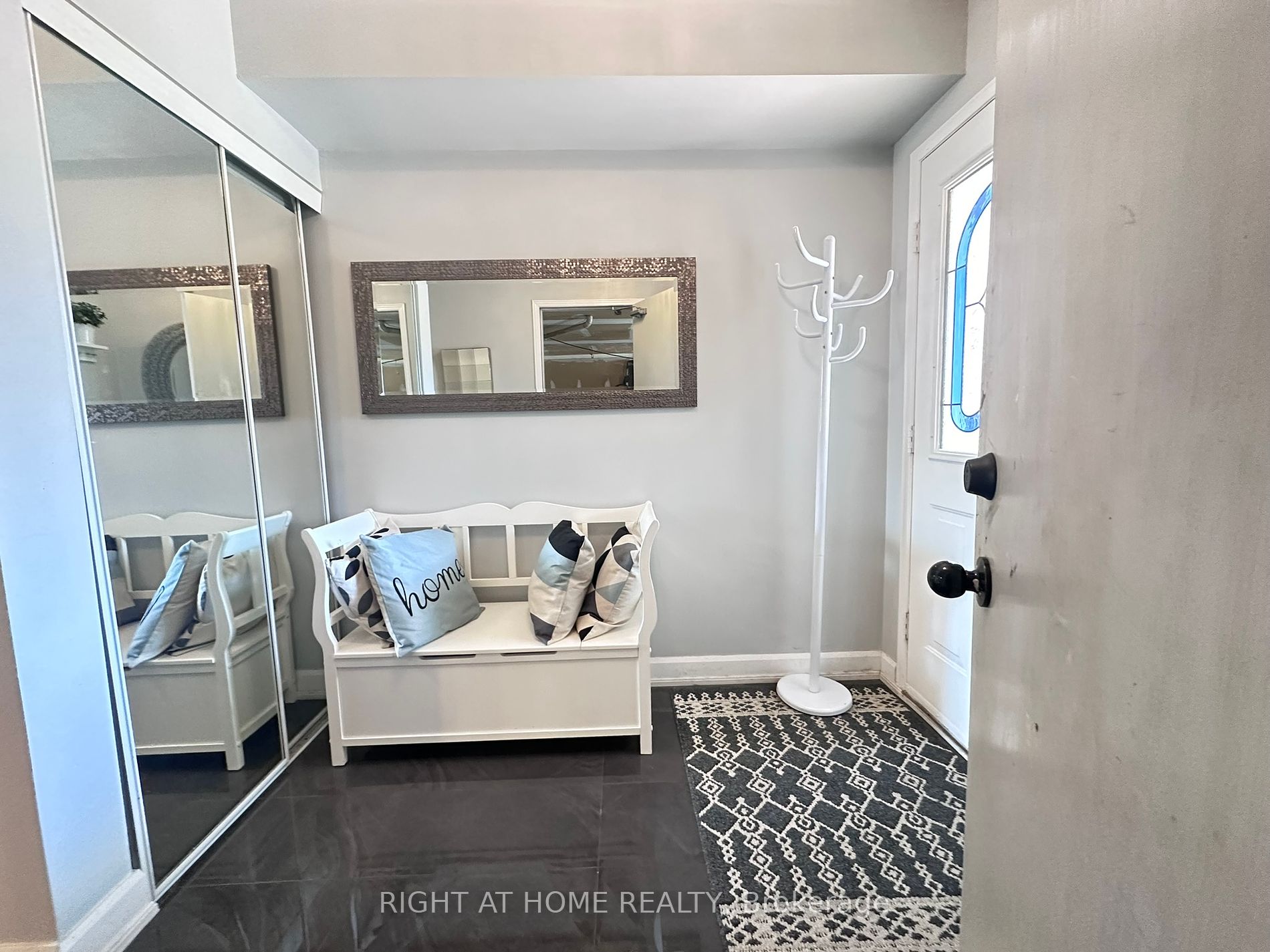 18 Howling Cres Property Photo 3