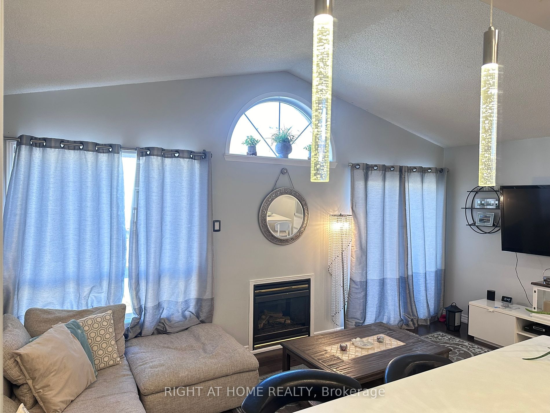 18 Howling Cres Property Photo 7