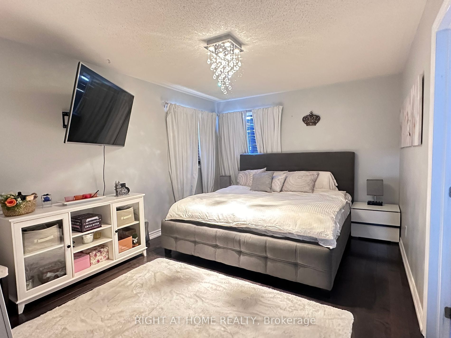 18 Howling Cres Property Photo 13