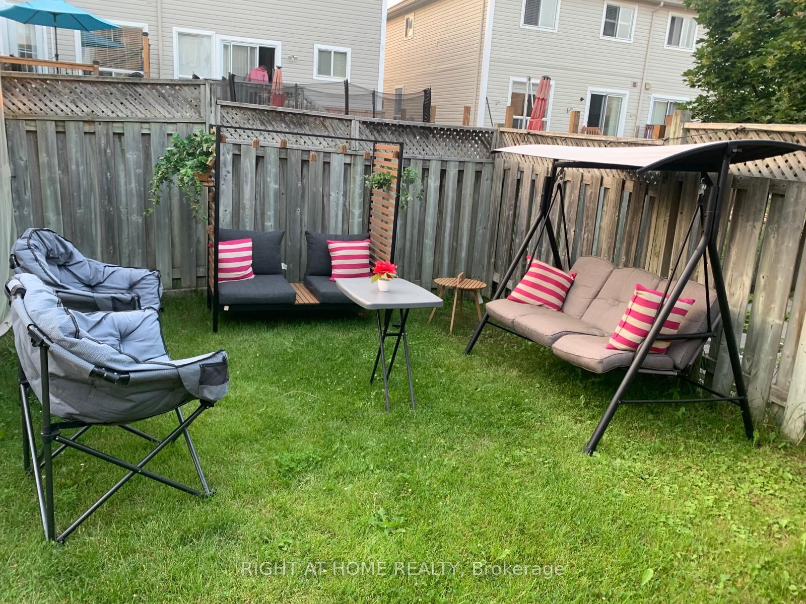 18 Howling Cres Property Photo 19