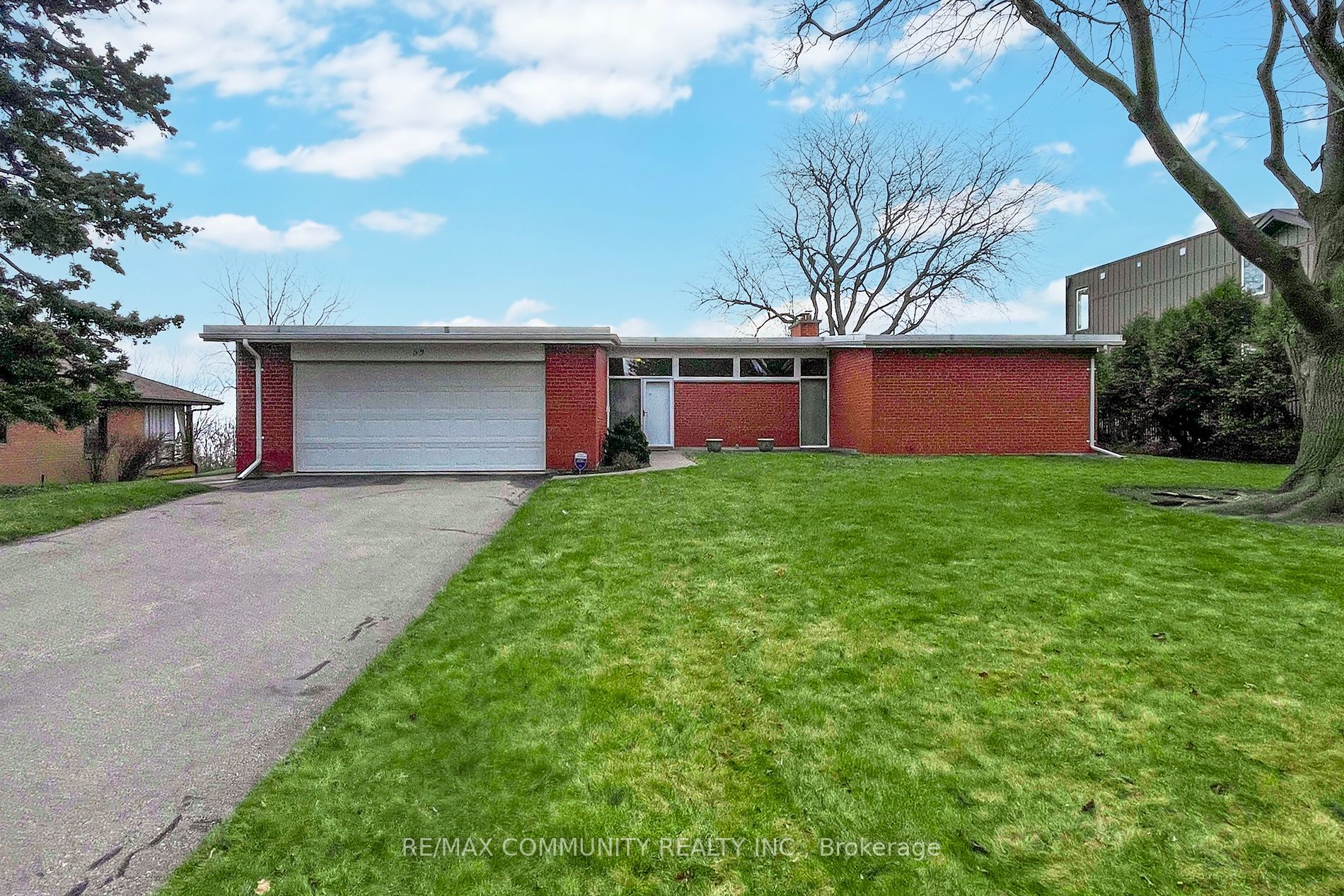 59 Hill Cres Property Photo 2
