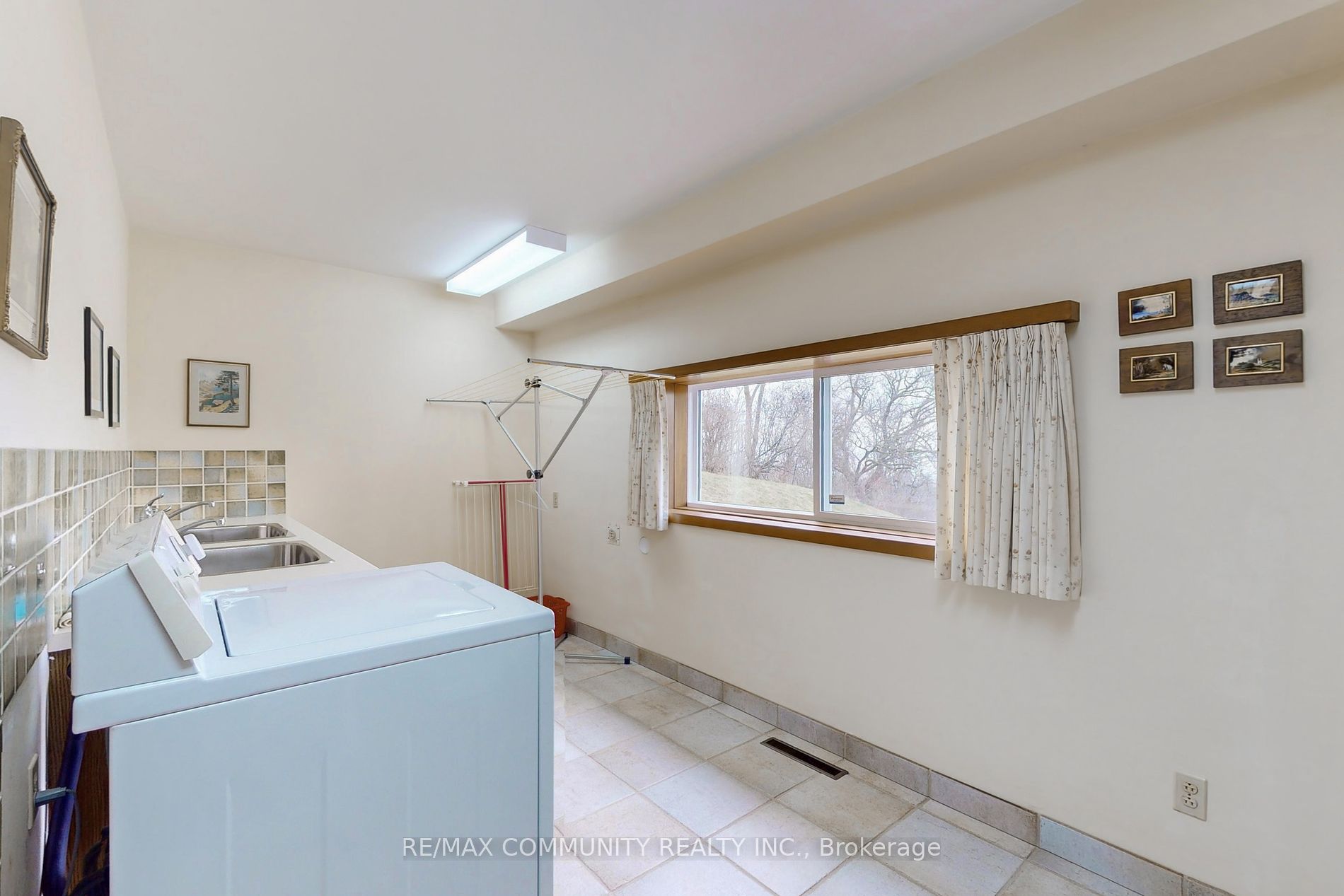 59 Hill Cres Property Photo 28