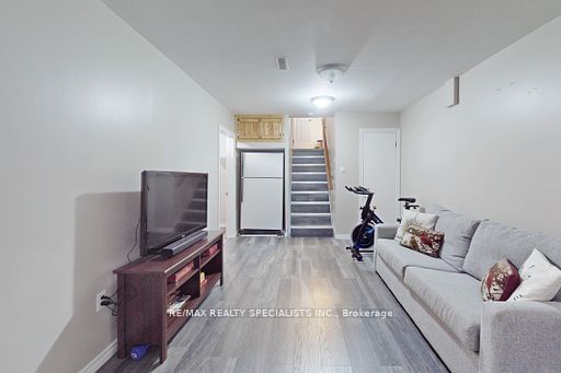 408 Century St Property Photo 8