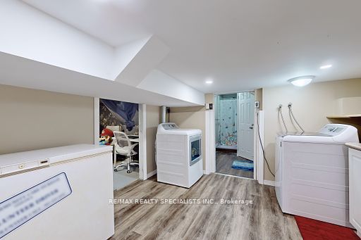 408 Century St Property Photo 10