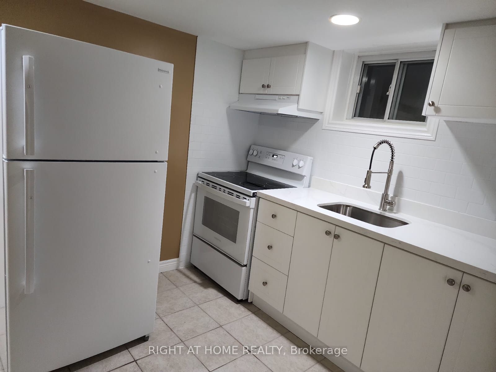 74 Shangarry Dr N Property Photo 6