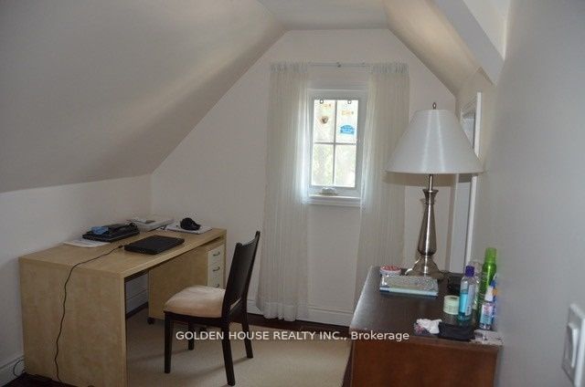443 Broadview Ave S Property Photo 3