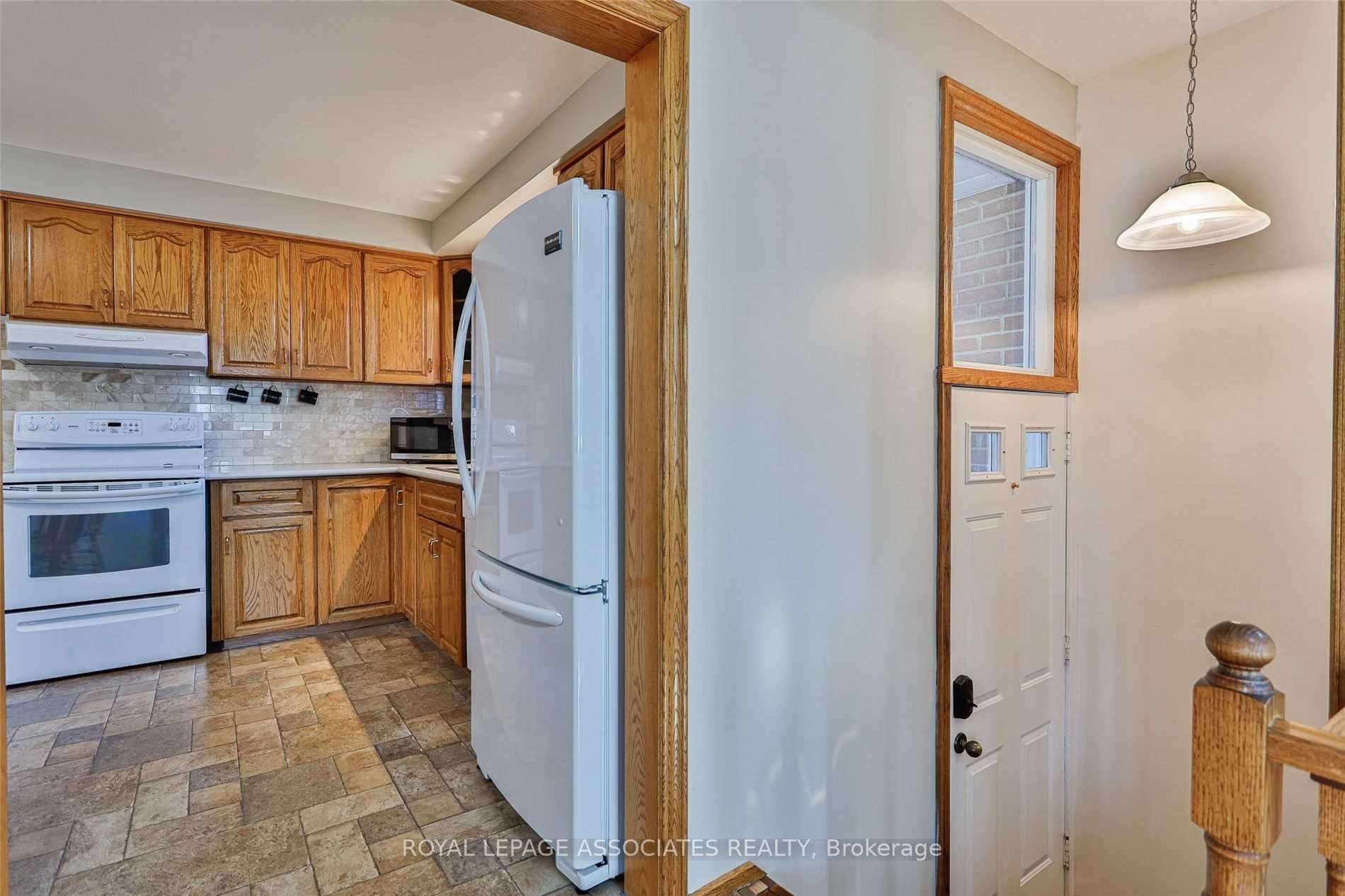 166 Lynnbrook Dr Property Photo 9
