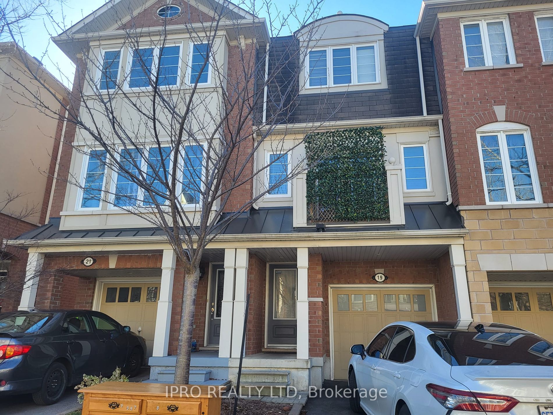 19 Winkler Terr Property Photo 1
