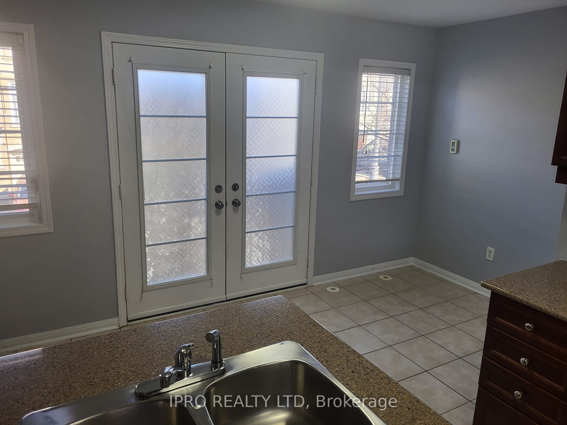 19 Winkler Terr Property Photo 4