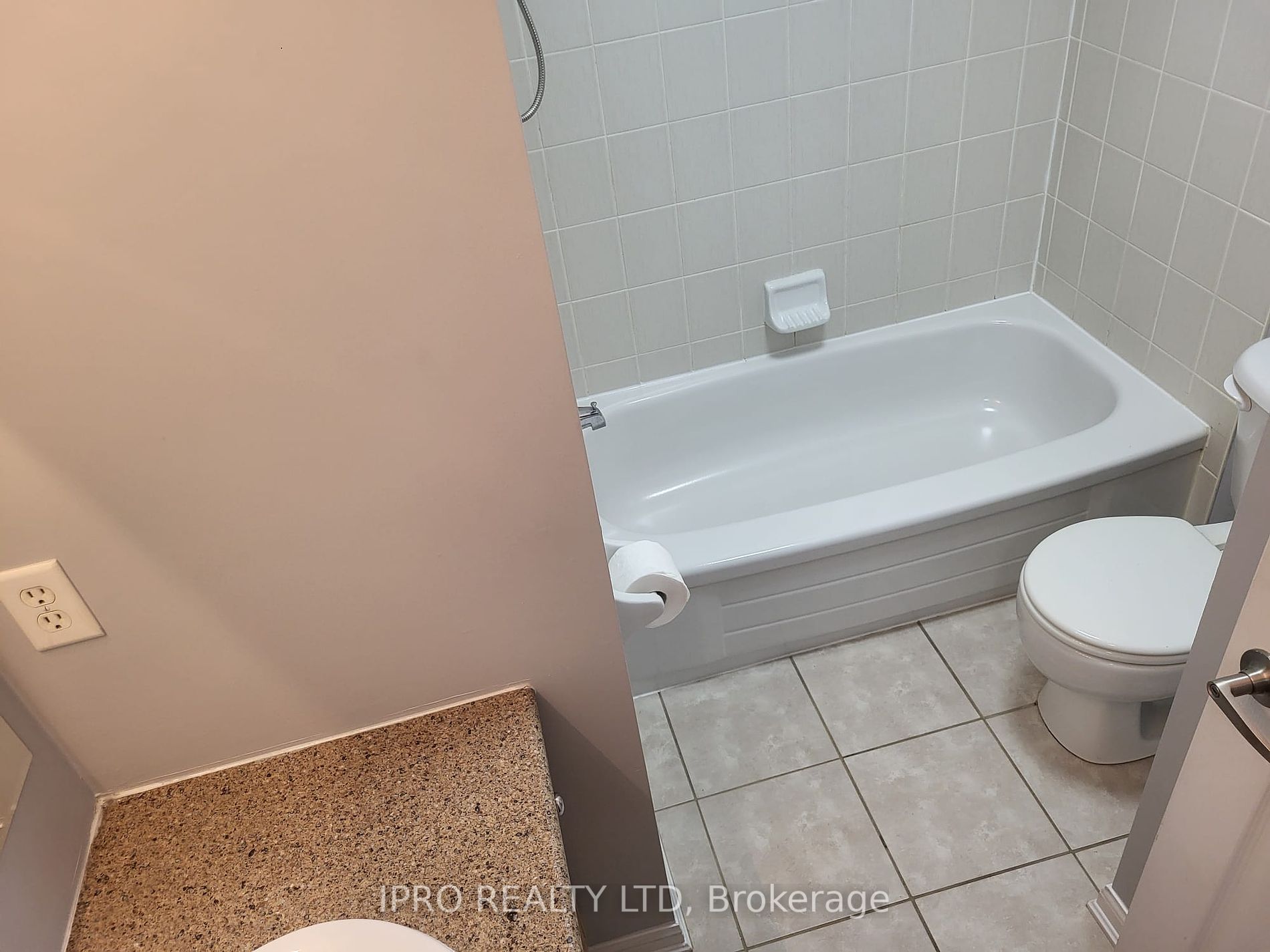 19 Winkler Terr Property Photo 11