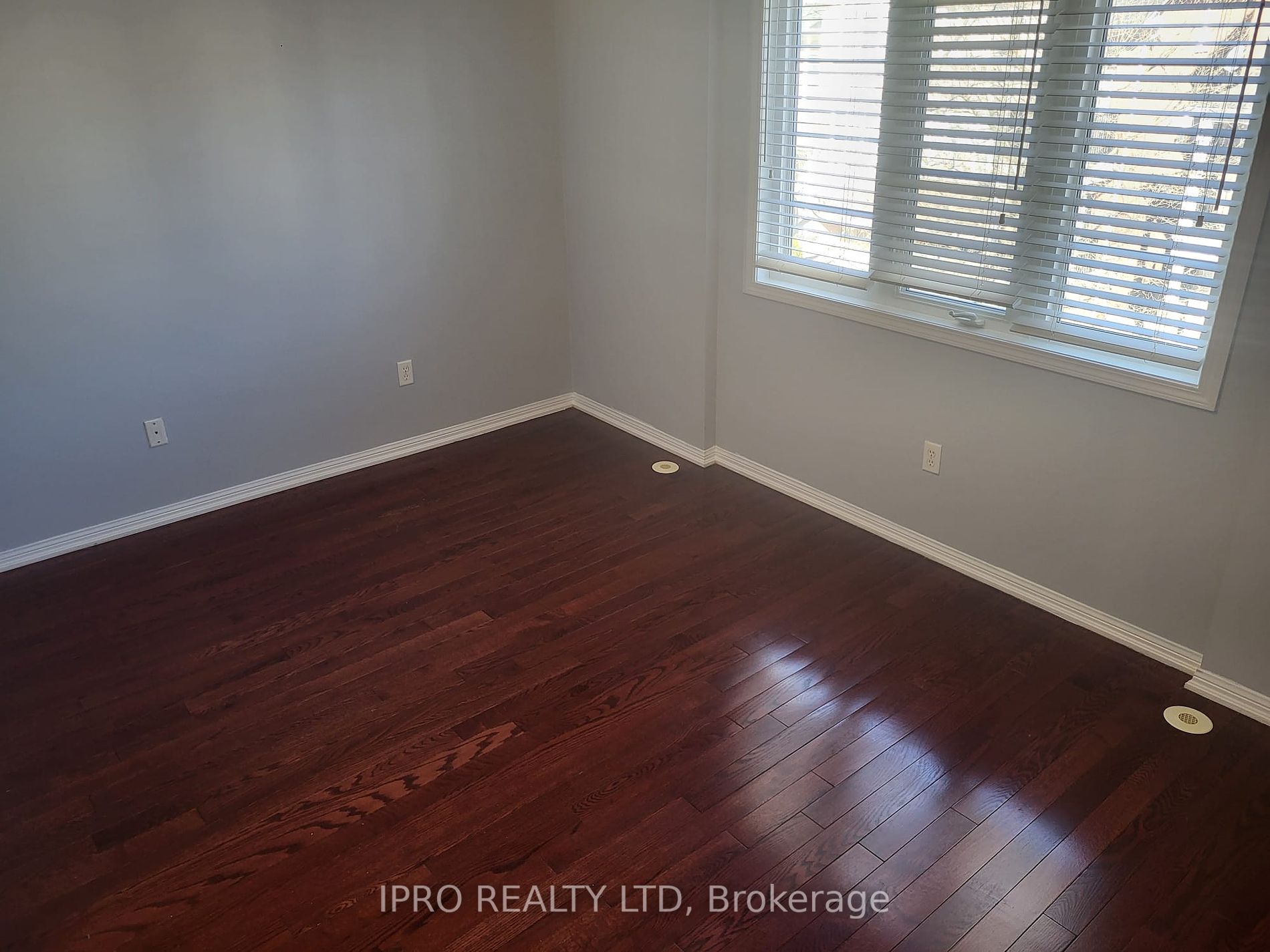 19 Winkler Terr Property Photo 16