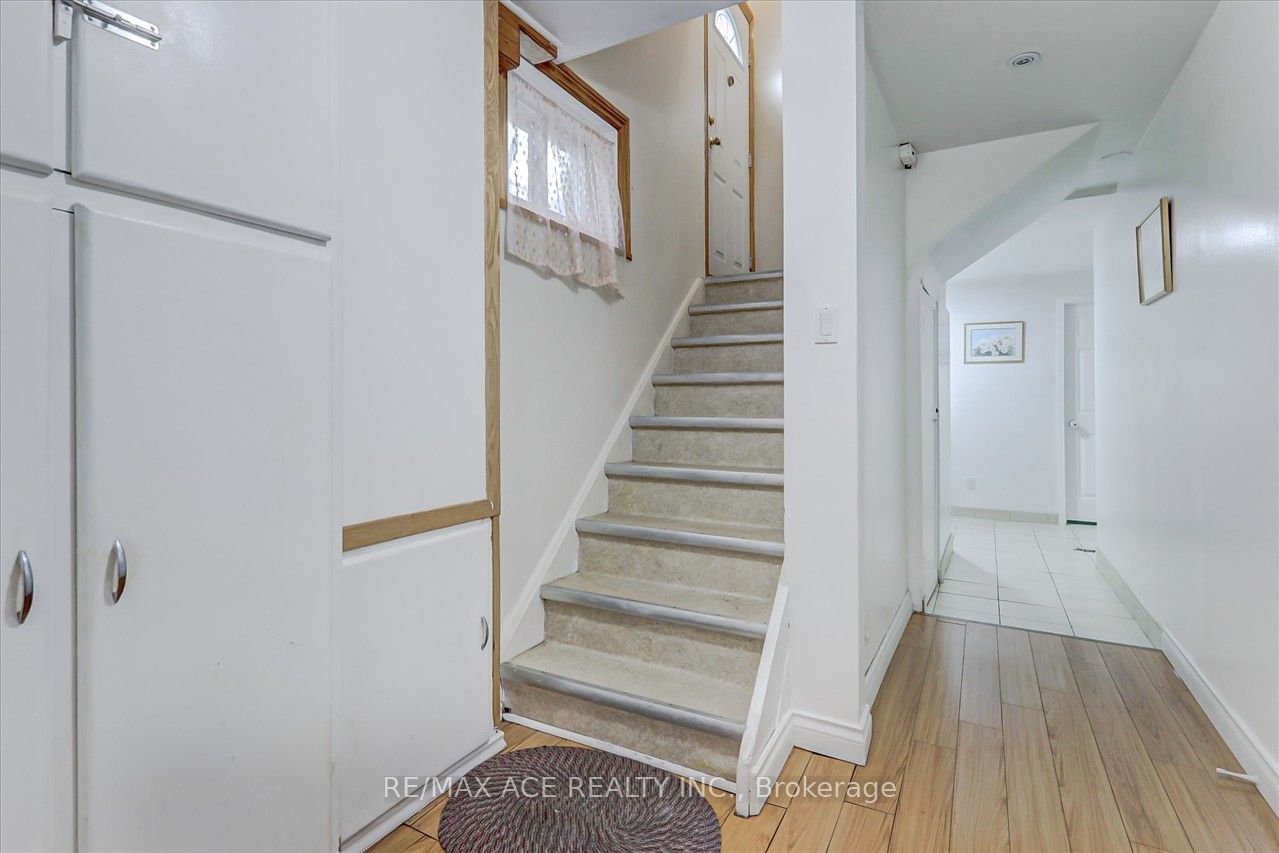 15 Rutledge Ave Property Photo 5