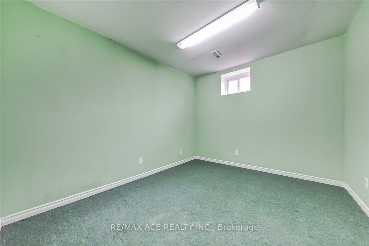 15 Rutledge Ave Property Photo 18
