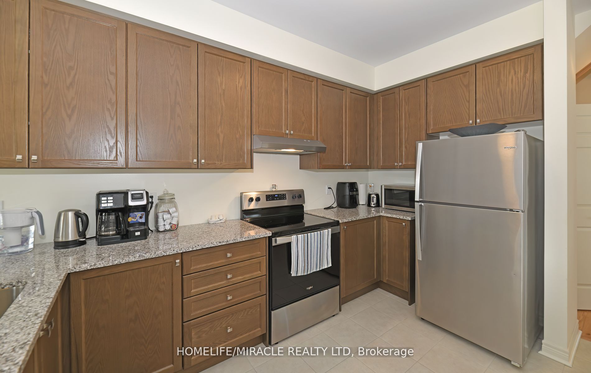 656 Fleetwood Dr Property Photo 6