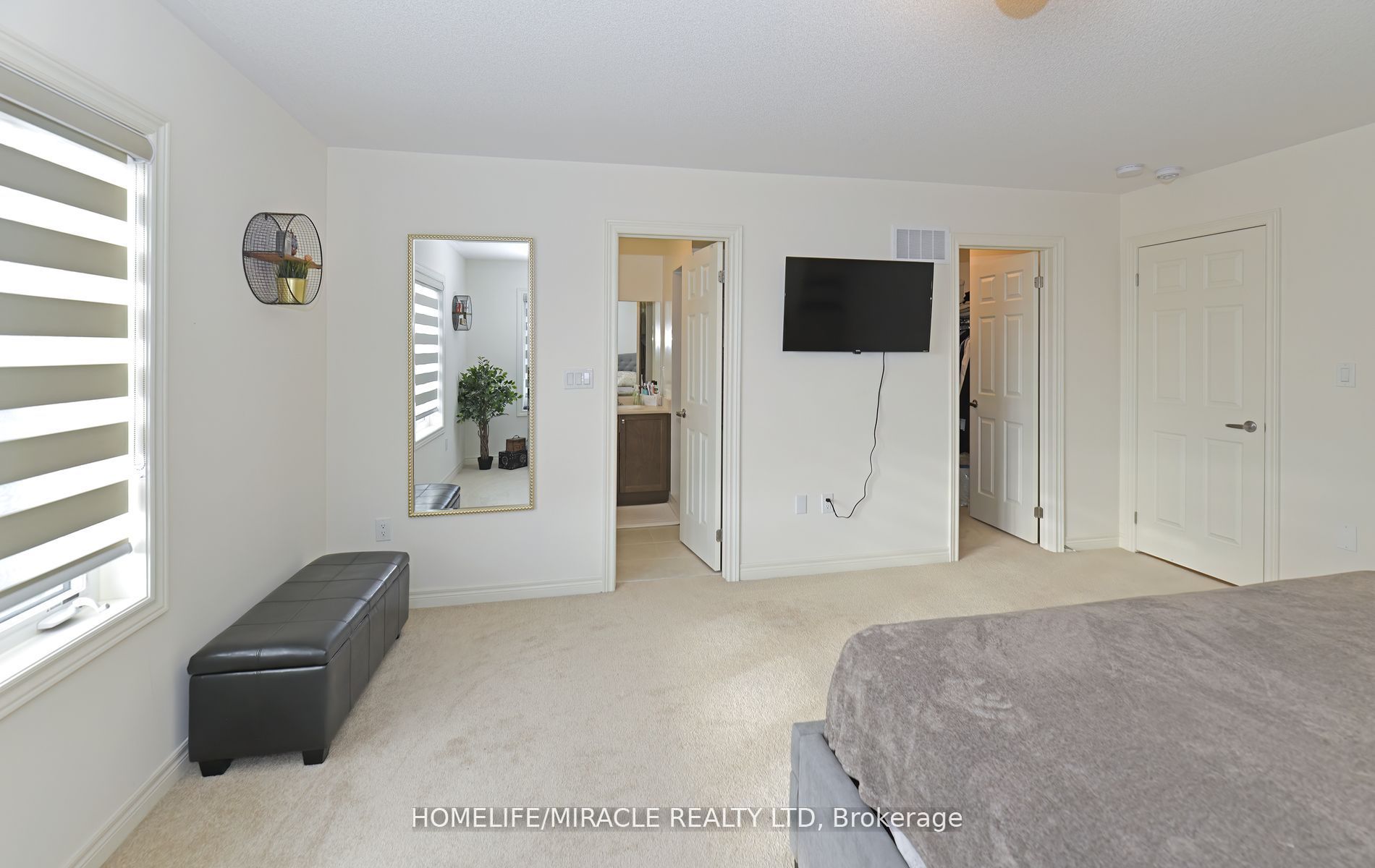 656 Fleetwood Dr Property Photo 16