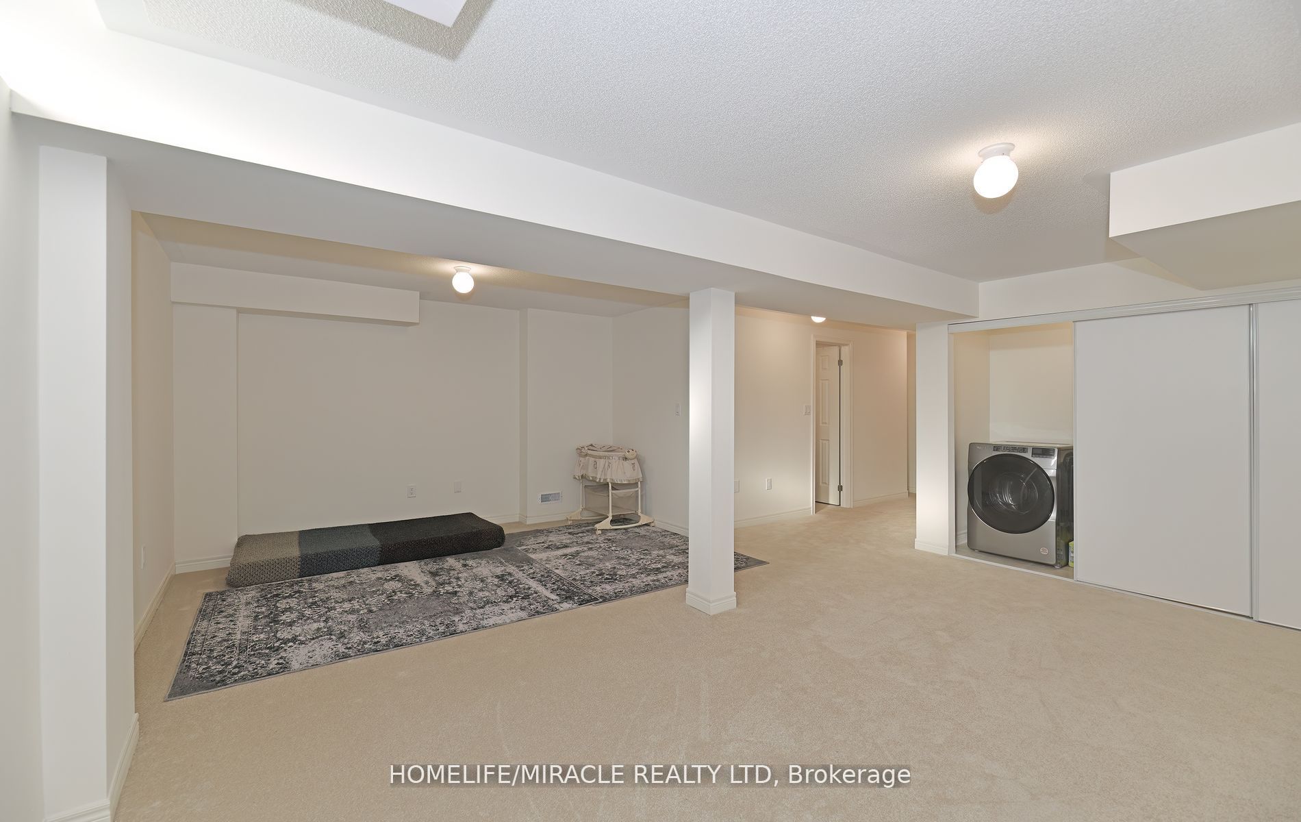 656 Fleetwood Dr Property Photo 22