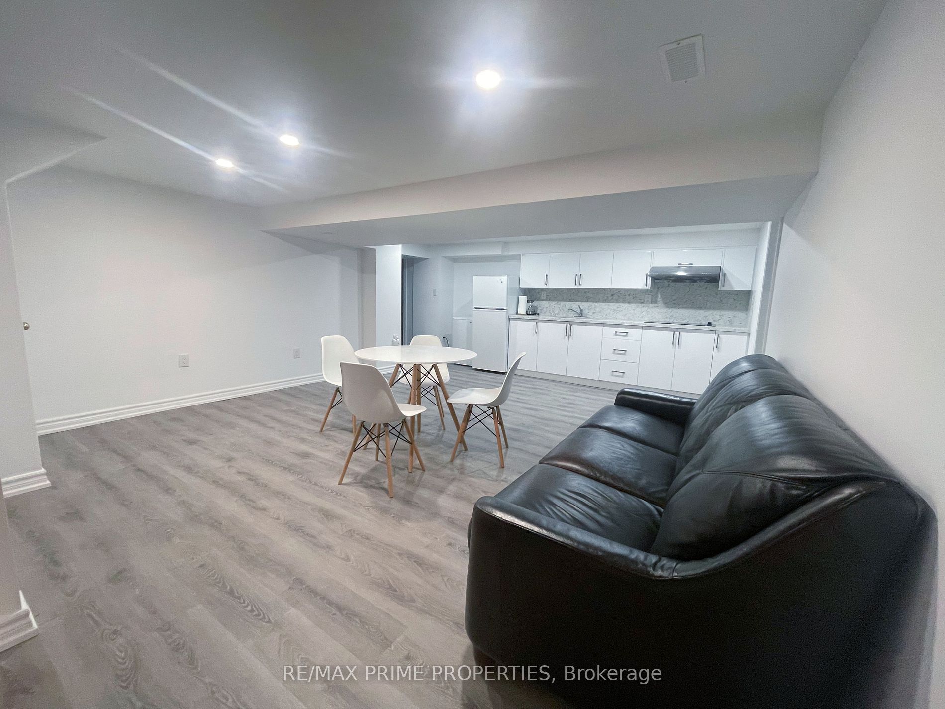 67 Dennett Dr Property Photo 6