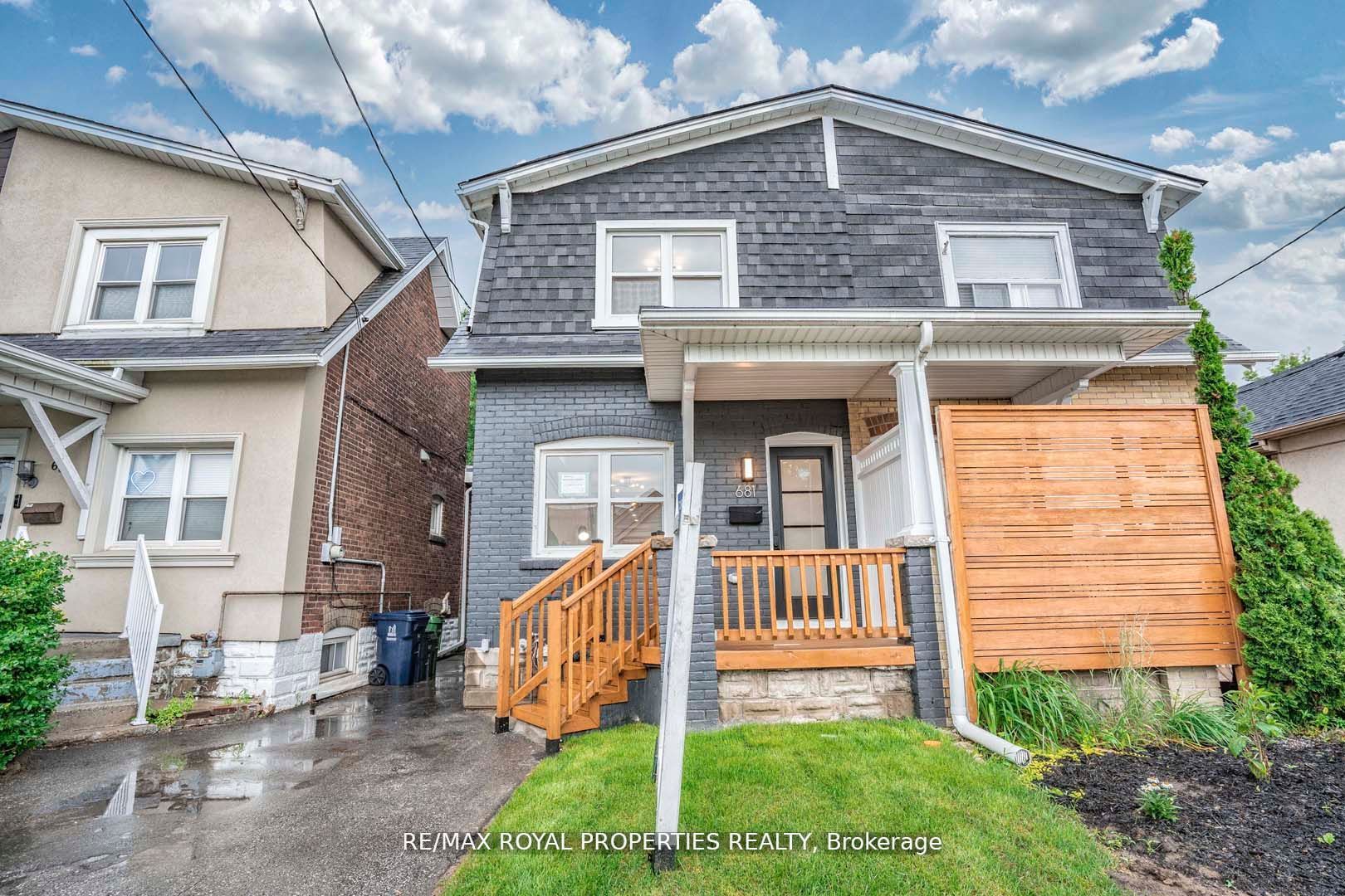 681 Cosburn Ave Property Photo 1