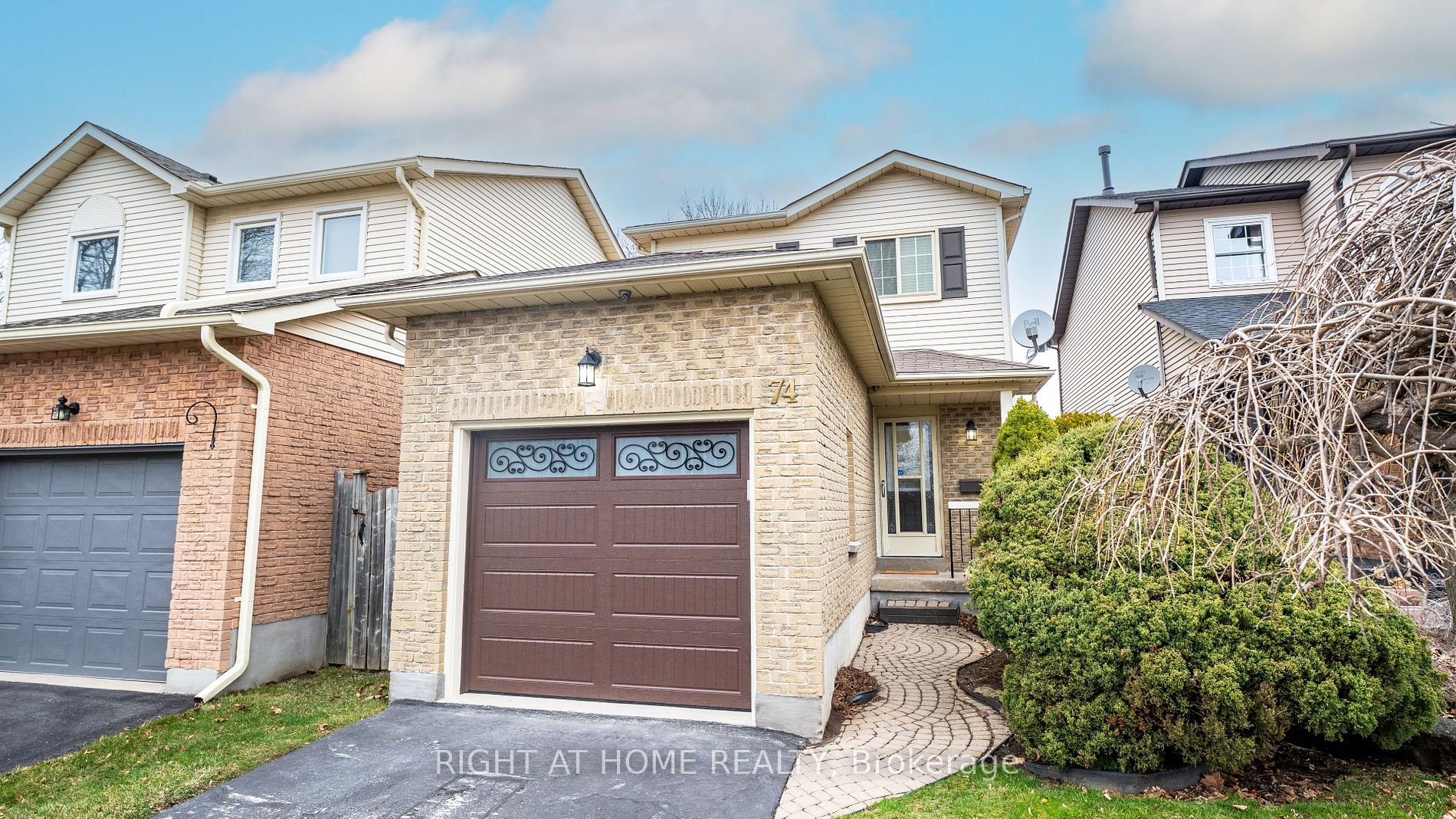 74 Windham Cres Property Photo 1