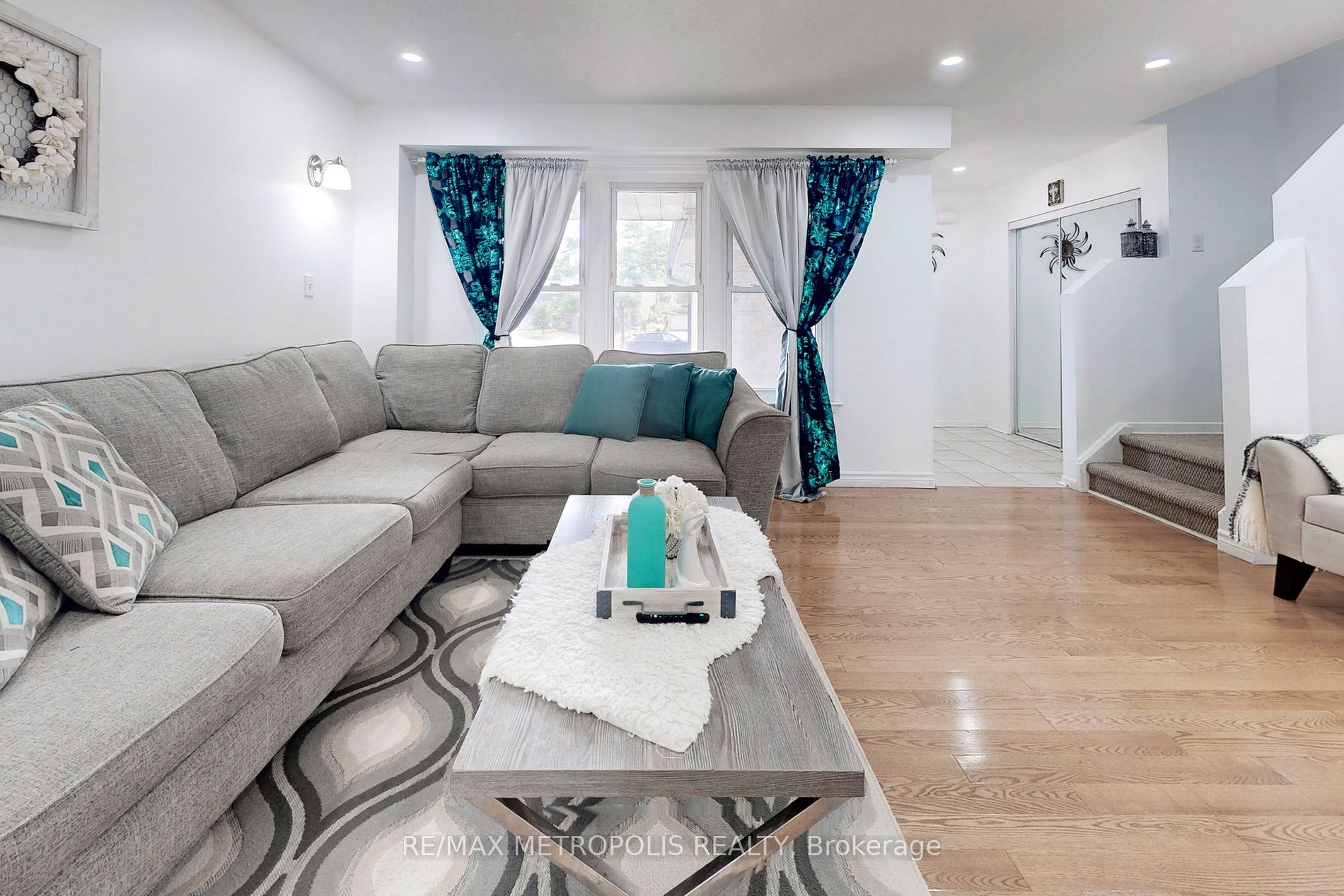 62 Dunthorne Crt Property Photo 4