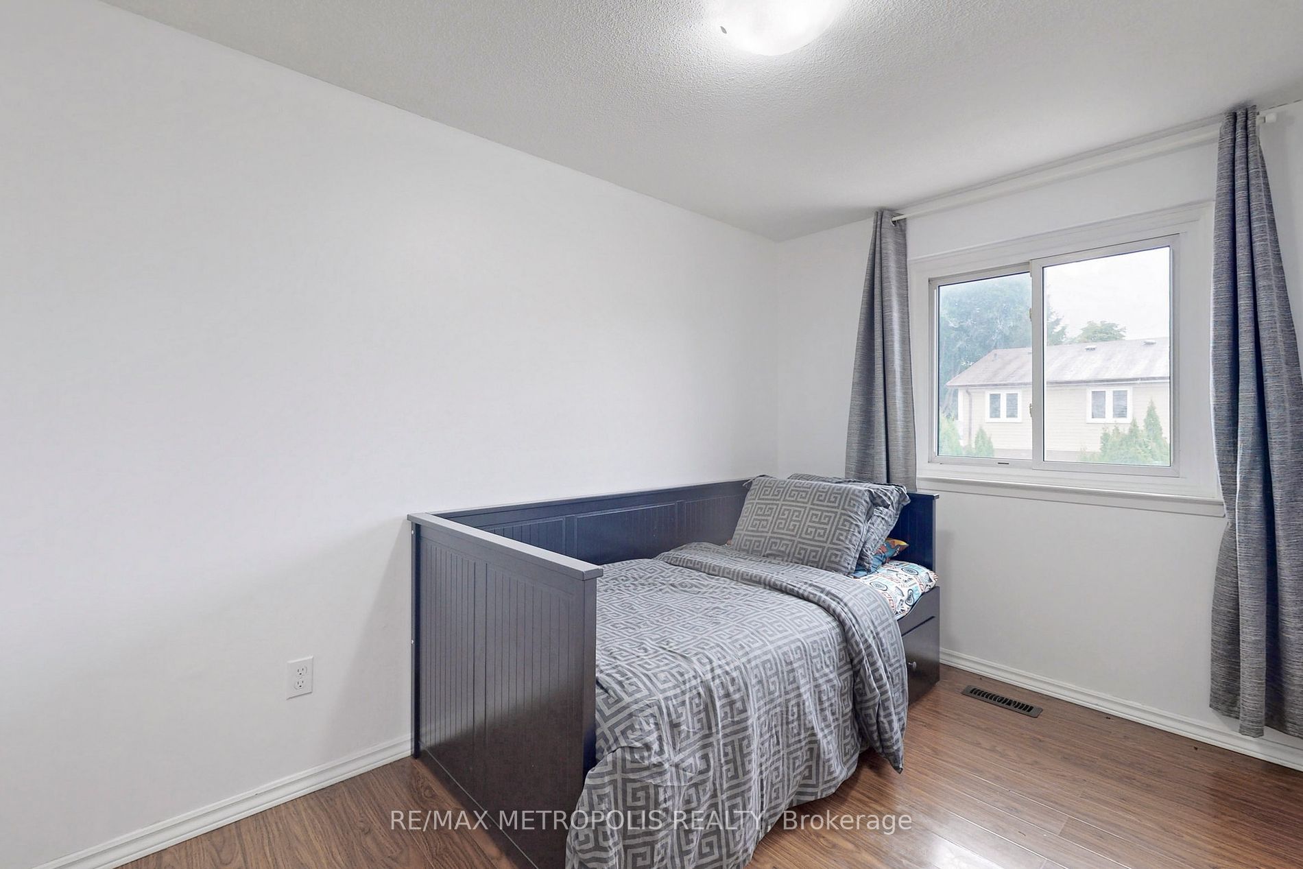 62 Dunthorne Crt Property Photo 19