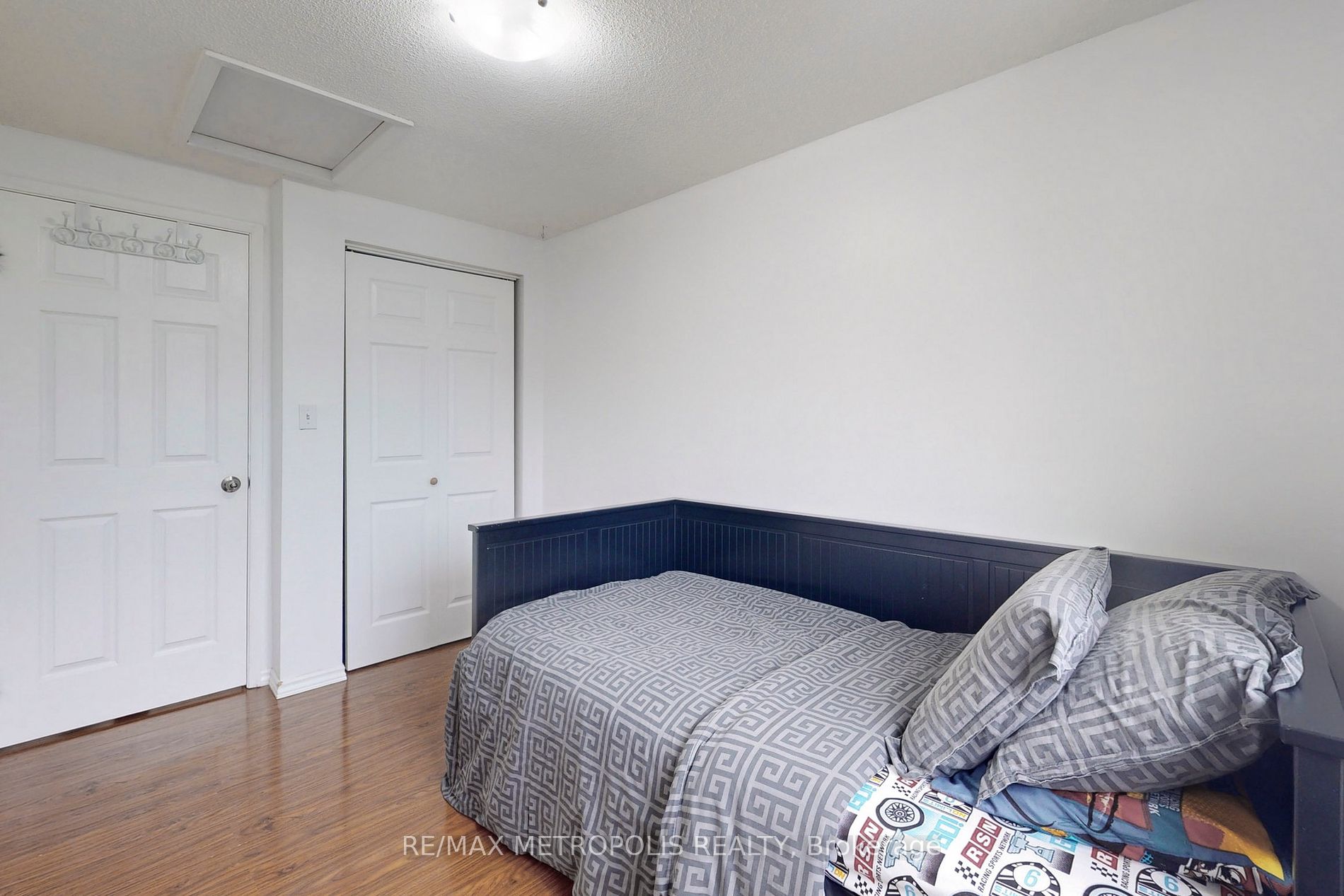 62 Dunthorne Crt Property Photo 21