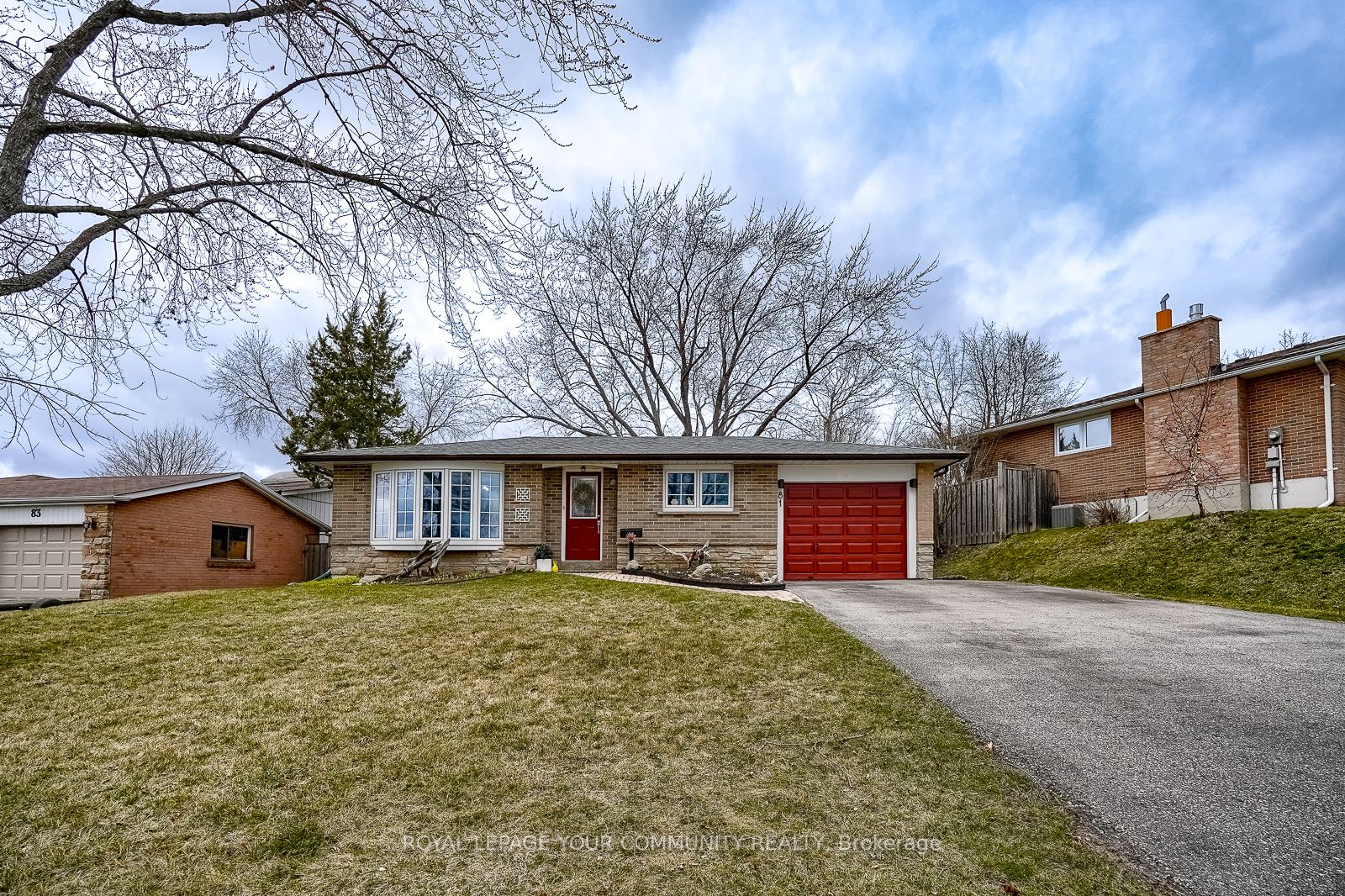 81 Harland Cres Property Photo 2