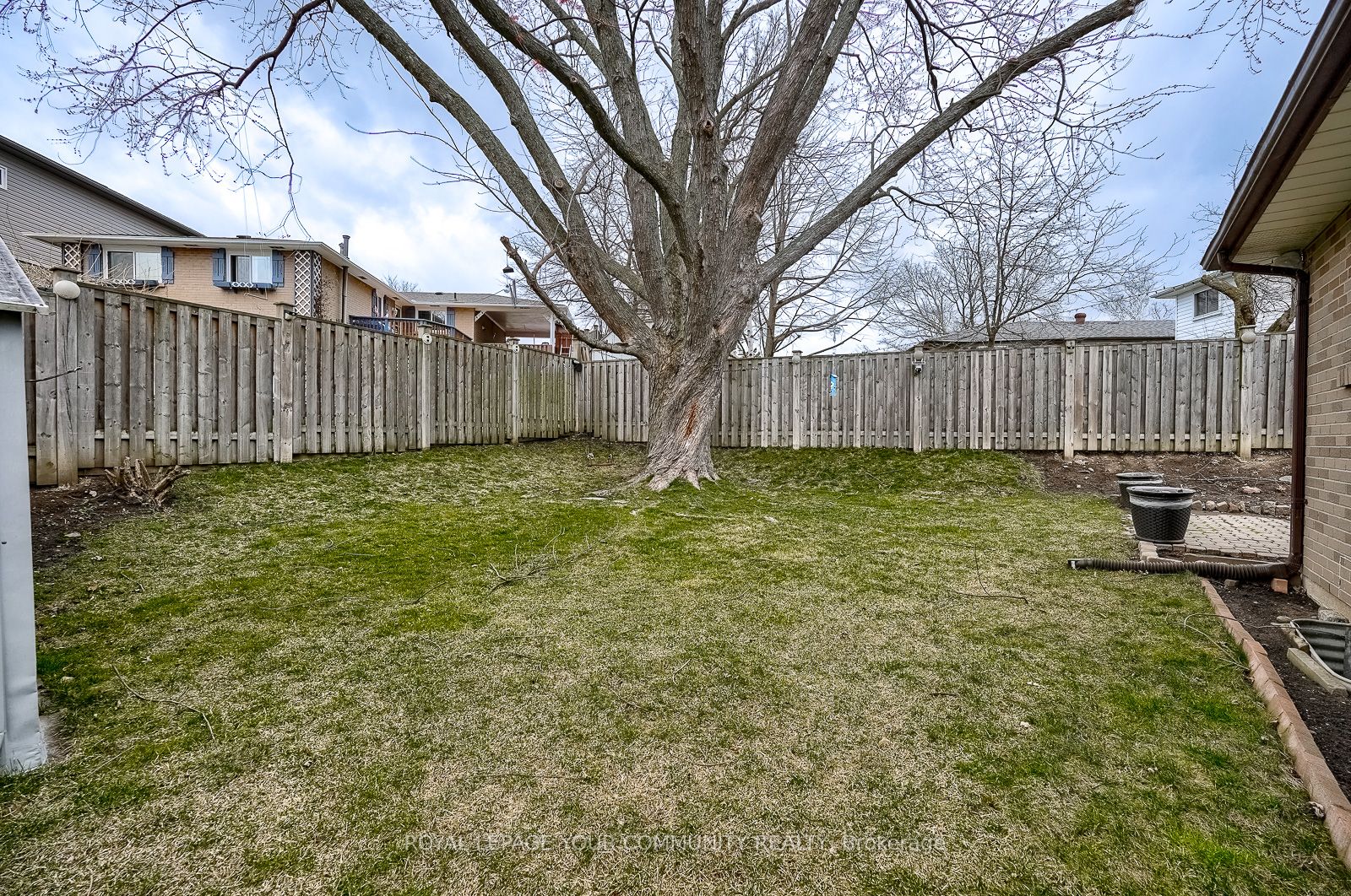 81 Harland Cres Property Photo 35