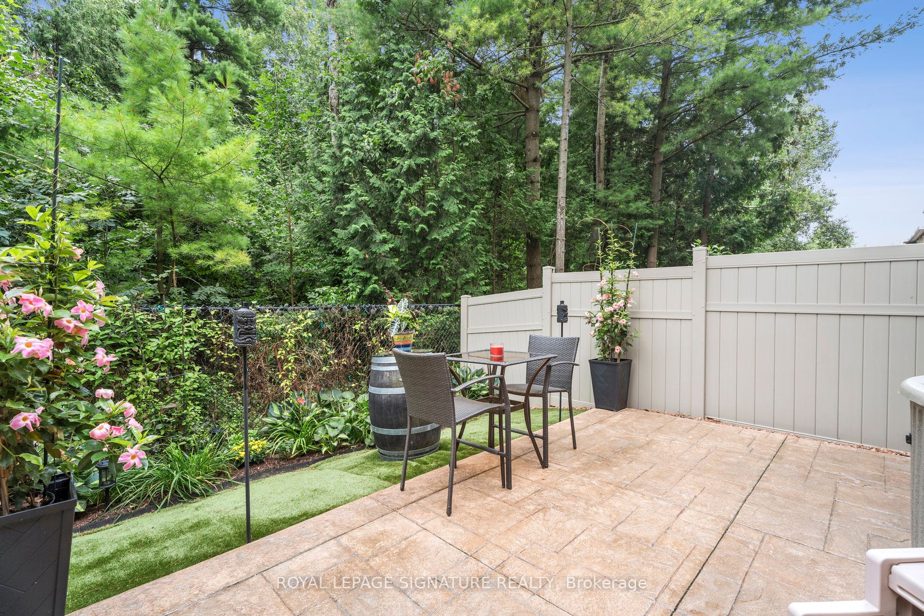 361 Chickadee Crt Property Photo 31