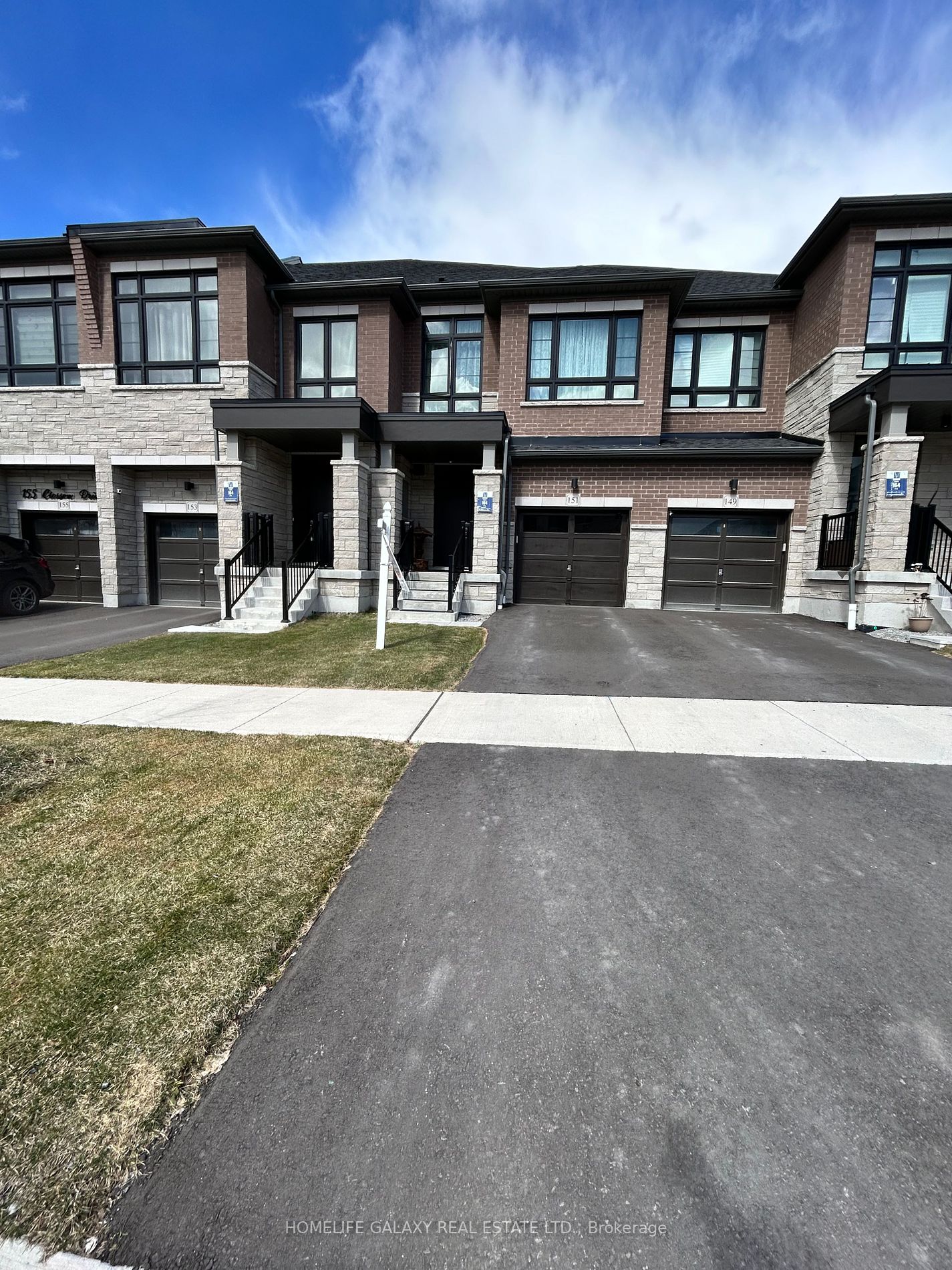 151 Closson Dr Property Photo 1