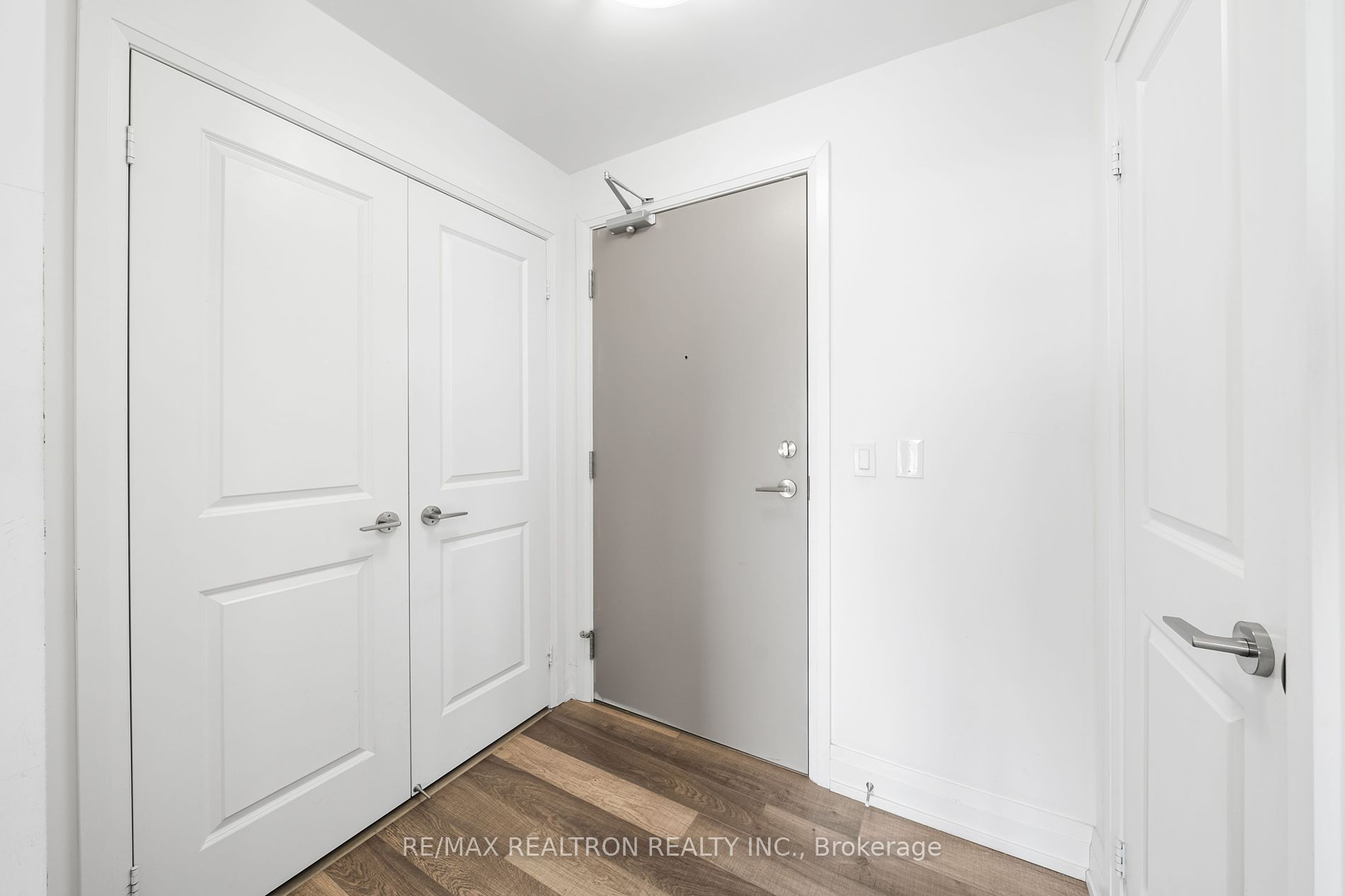 3121 Sheppard Ave E 02 Property Photo 19
