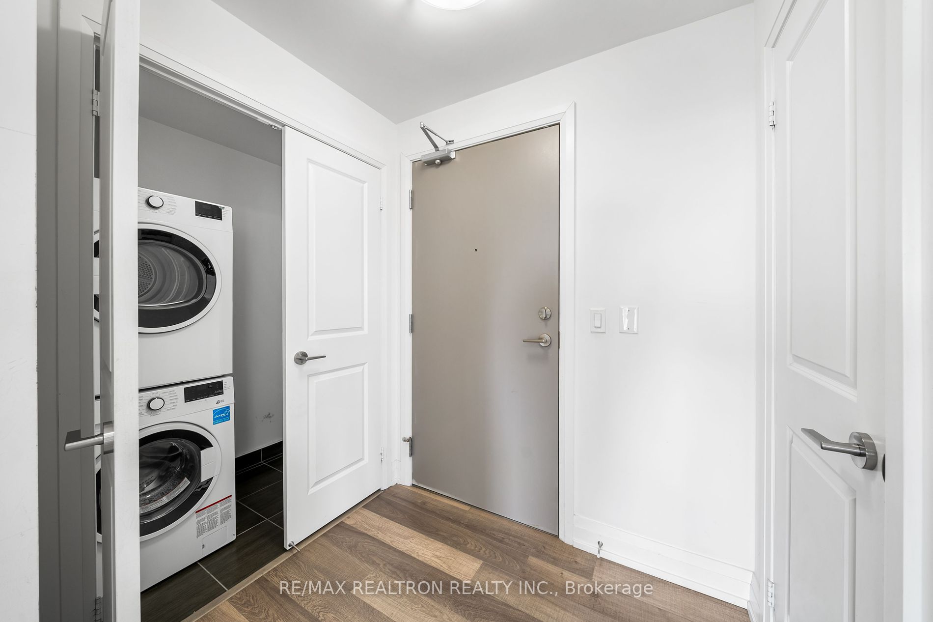 3121 Sheppard Ave E 02 Property Photo 20