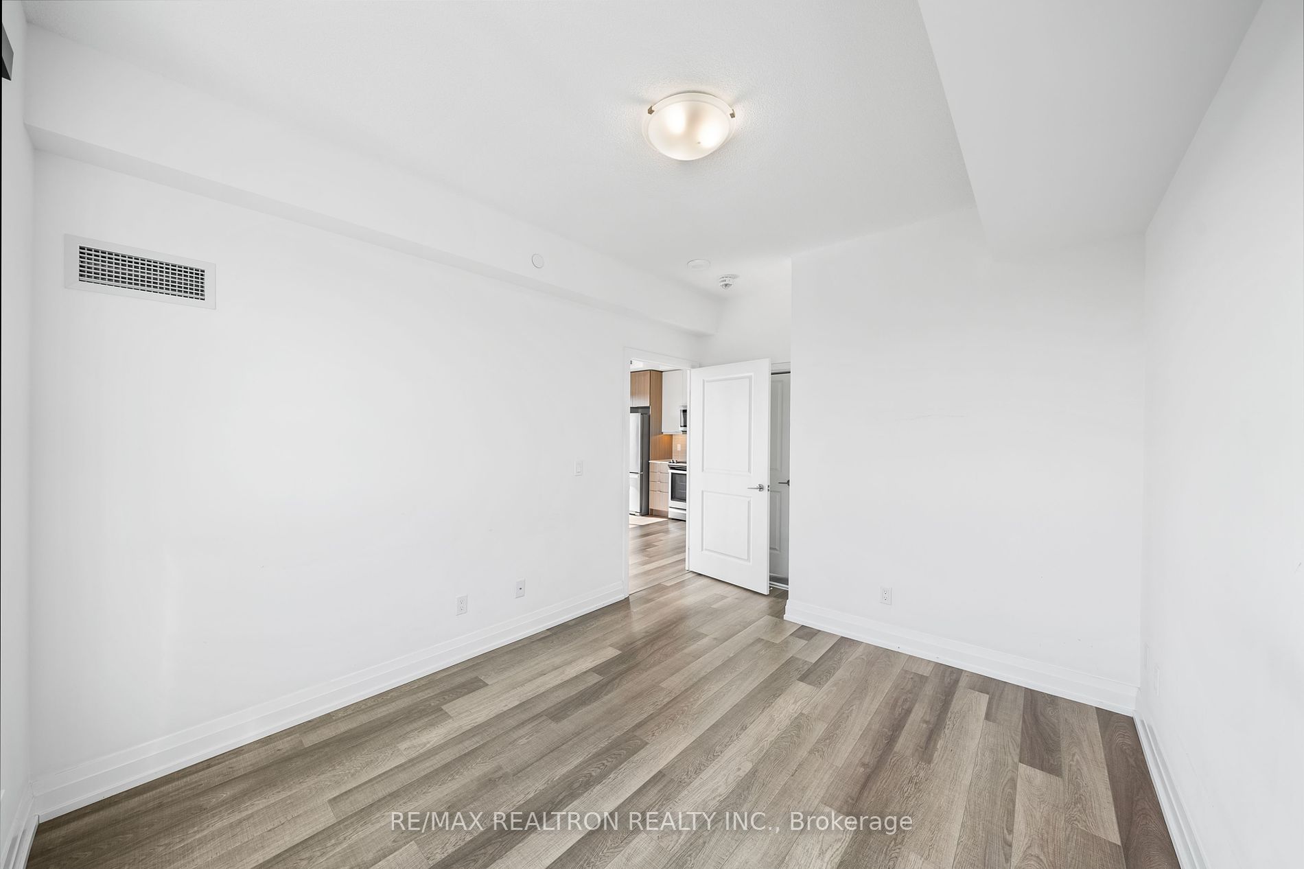 3121 Sheppard Ave E 02 Property Photo 31