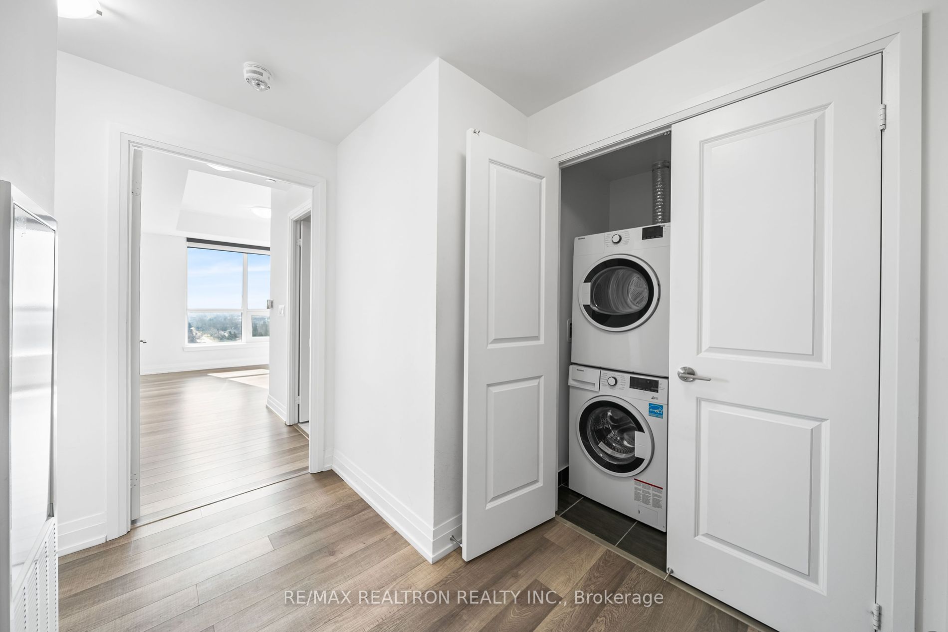 3121 Sheppard Ave E 2 Property Photo 35