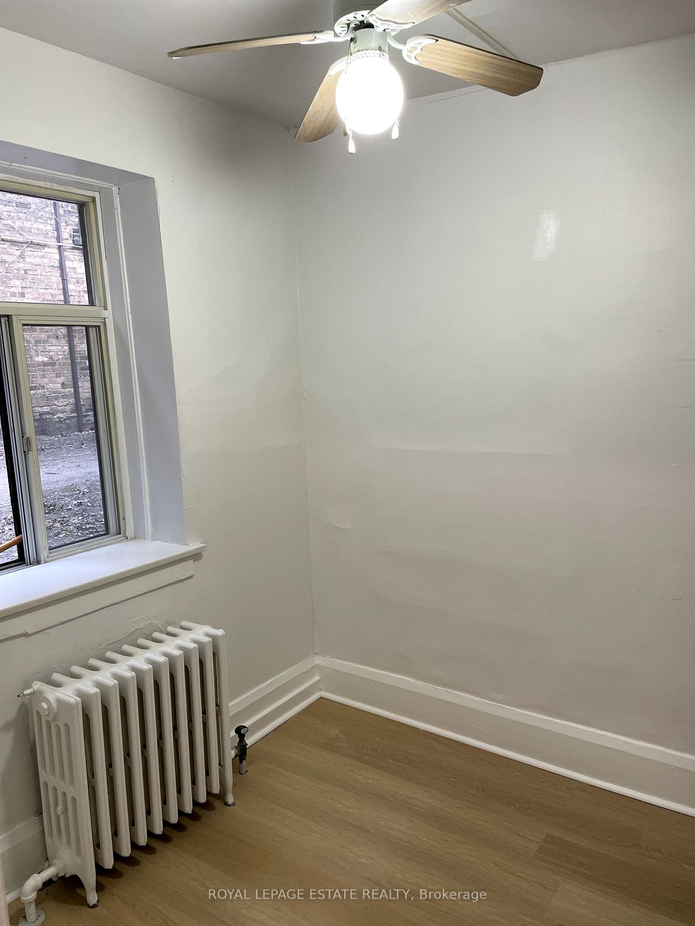 2449 Queen St E 04 Property Photo 13