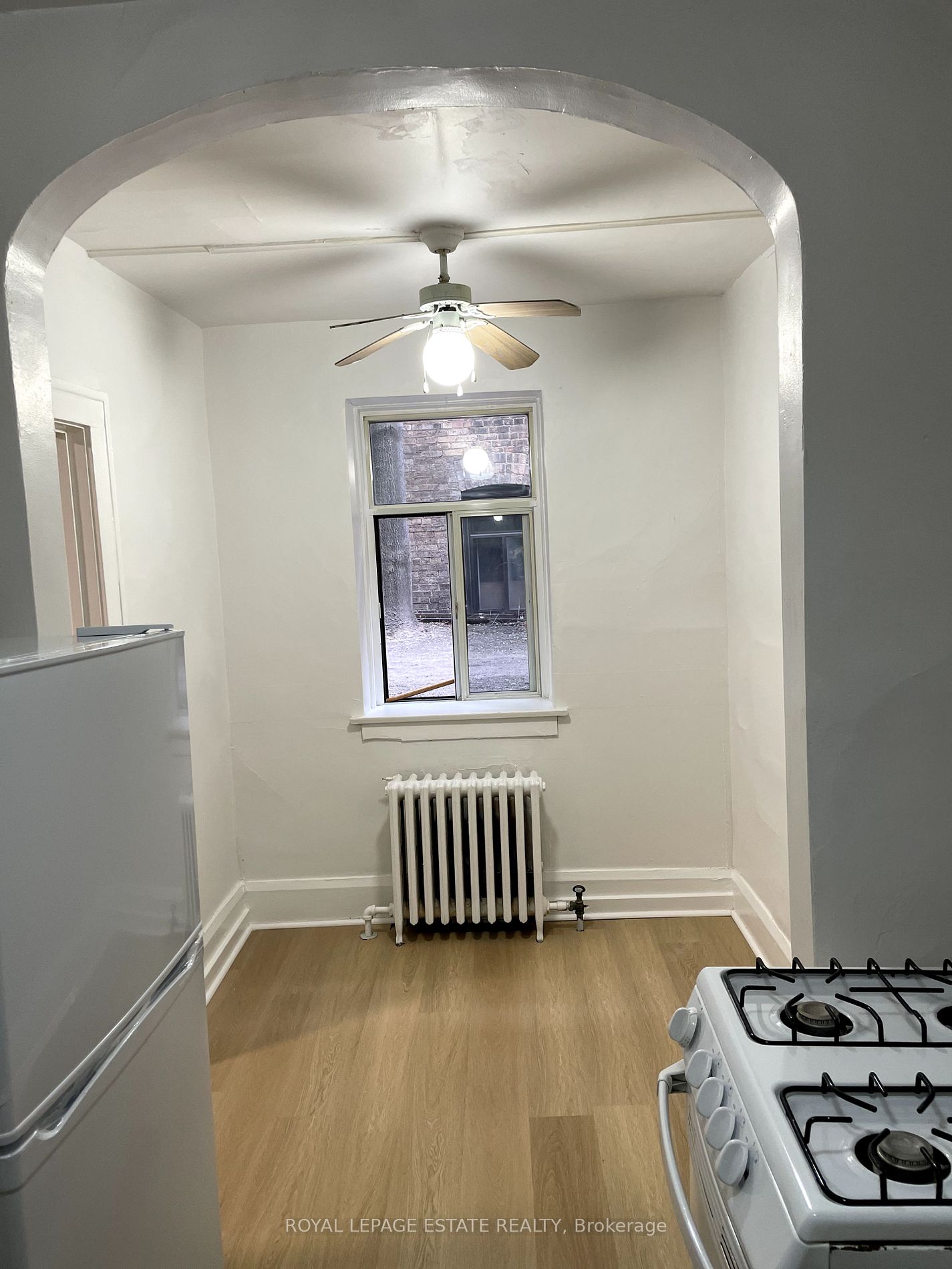 2449 Queen St E 04 Property Photo 18