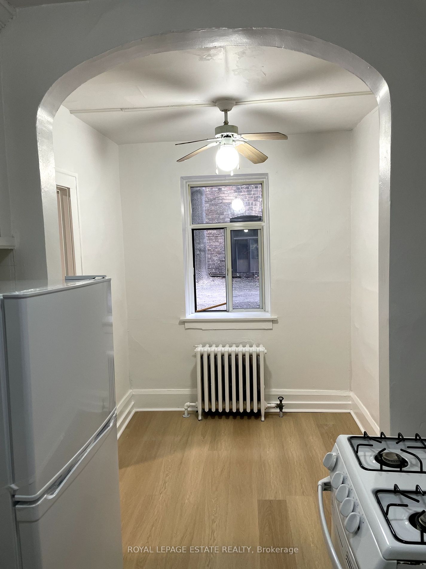 2449 Queen St E 04 Property Photo 19