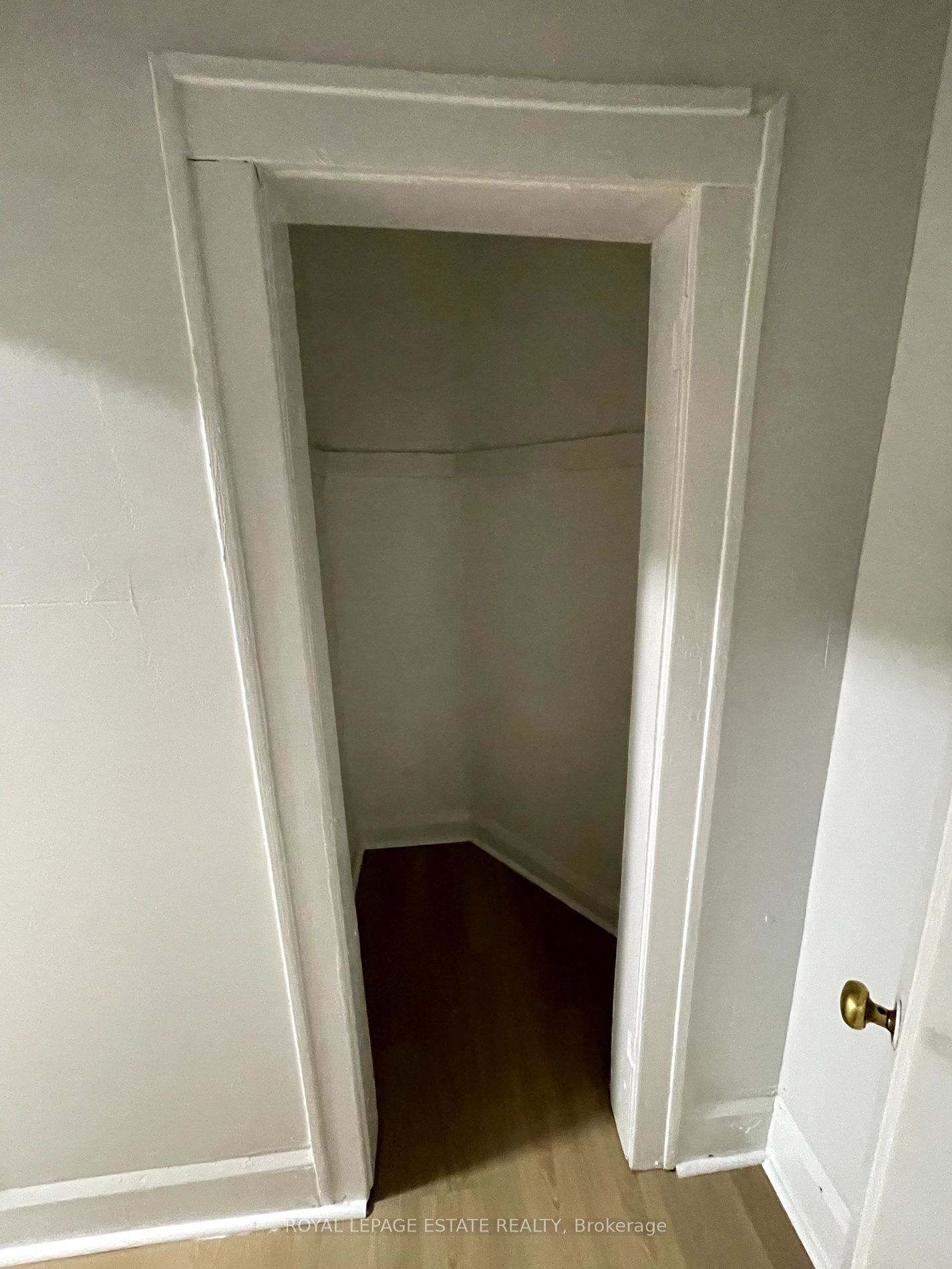 2449 Queen St E 04 Property Photo 25