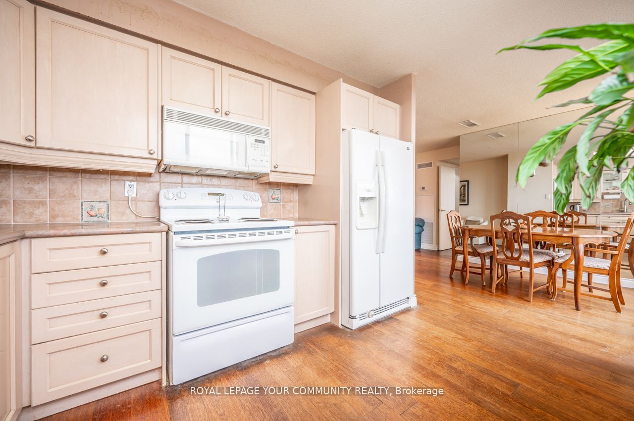 1665 Victoria Park Ave 6 Property Photo 30