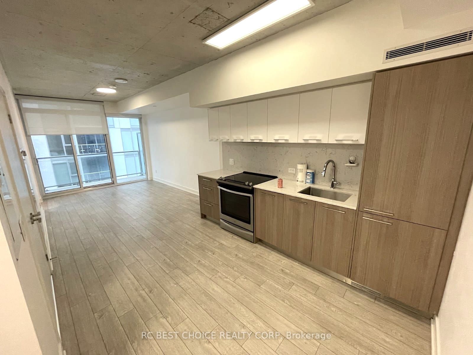 30 Baseball Pl 06 Property Photo 2
