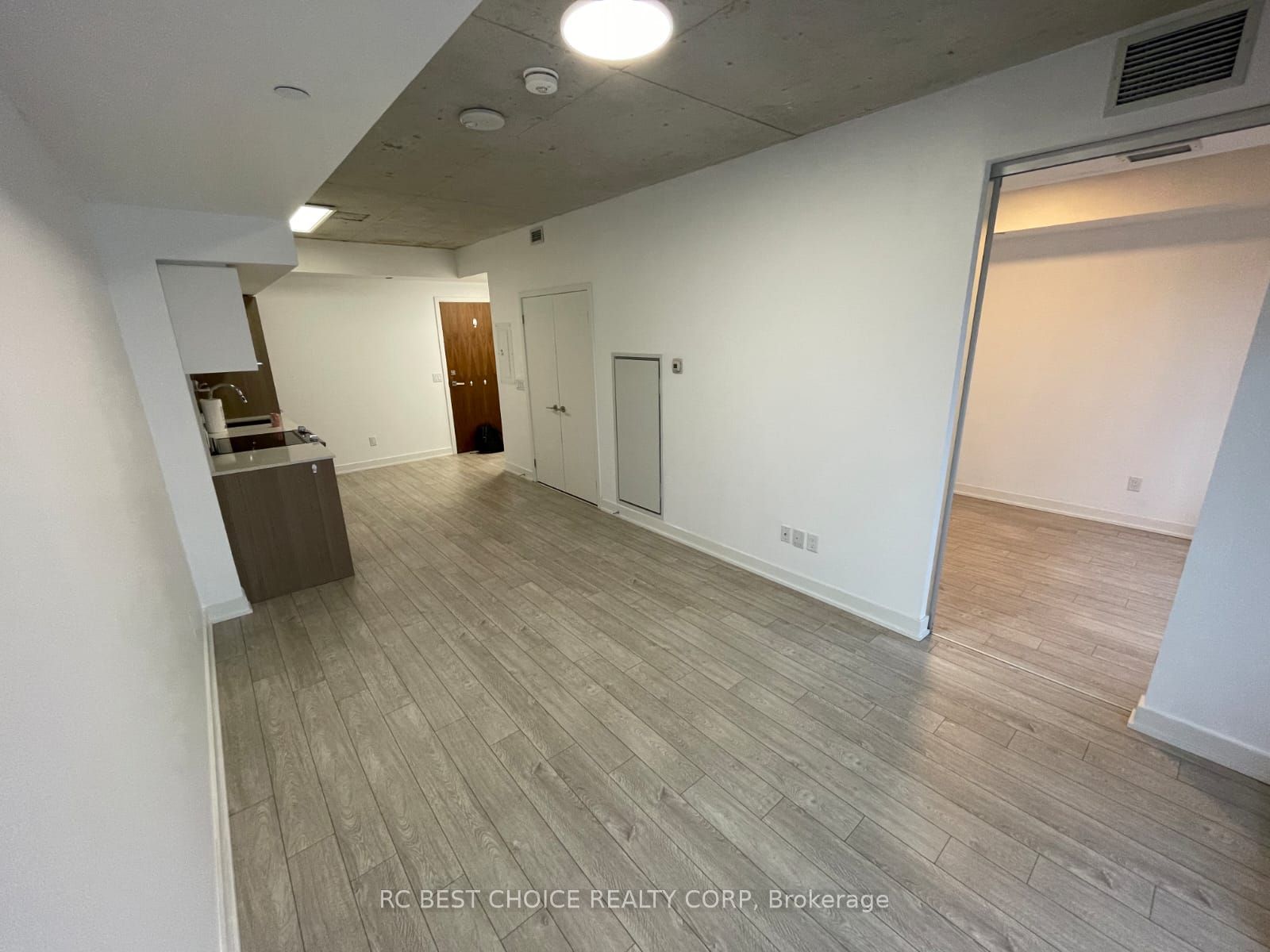 30 Baseball Pl 06 Property Photo 4