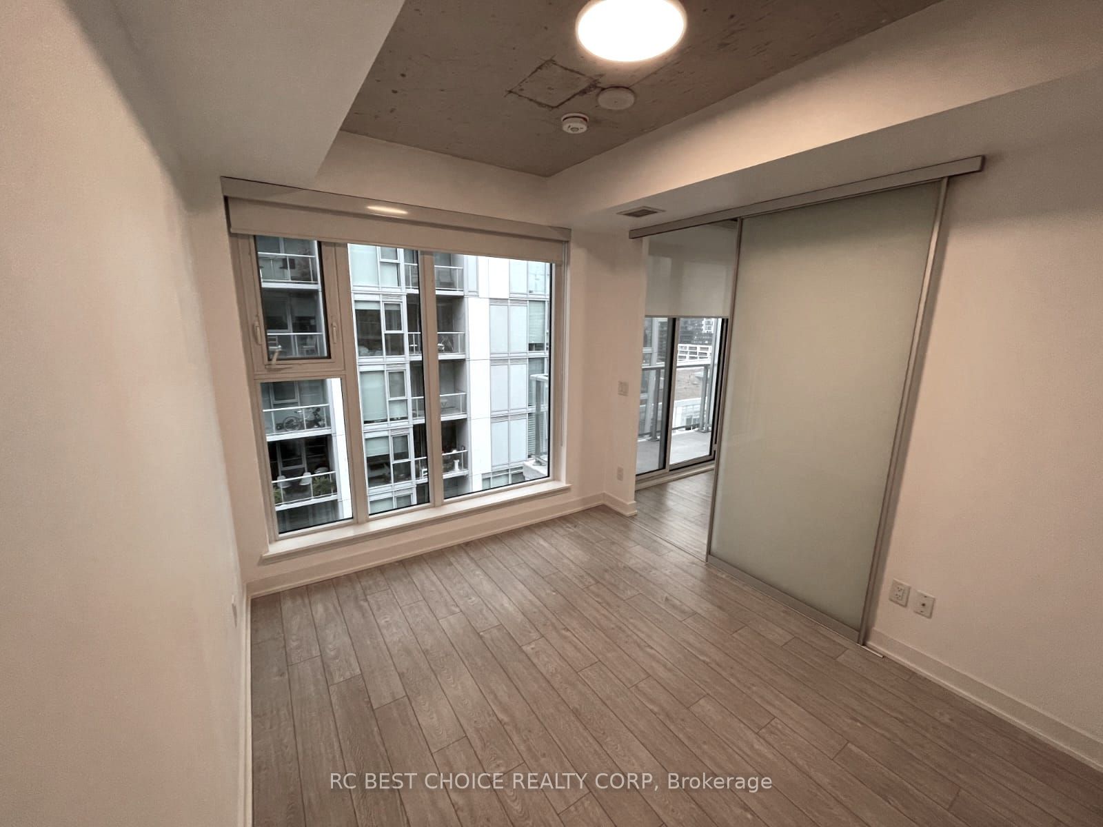 30 Baseball Pl 06 Property Photo 6