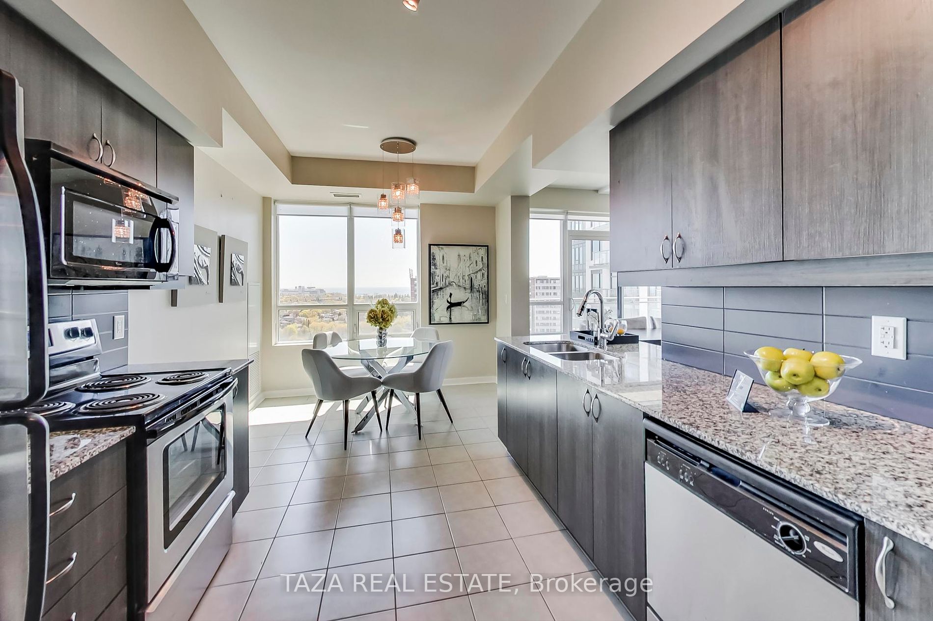 1235 Bayly St 02 Property Photo 4