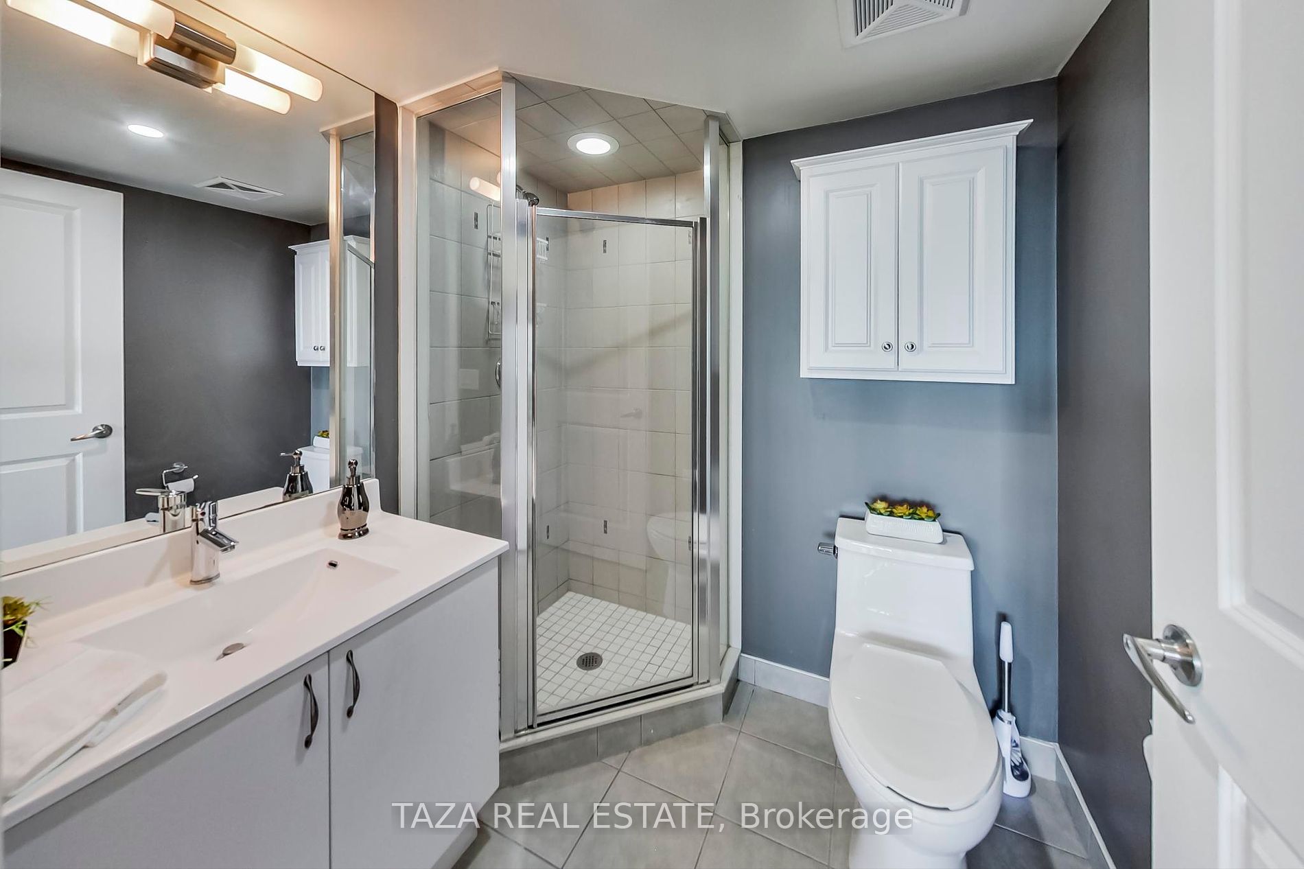 1235 Bayly St 02 Property Photo 13