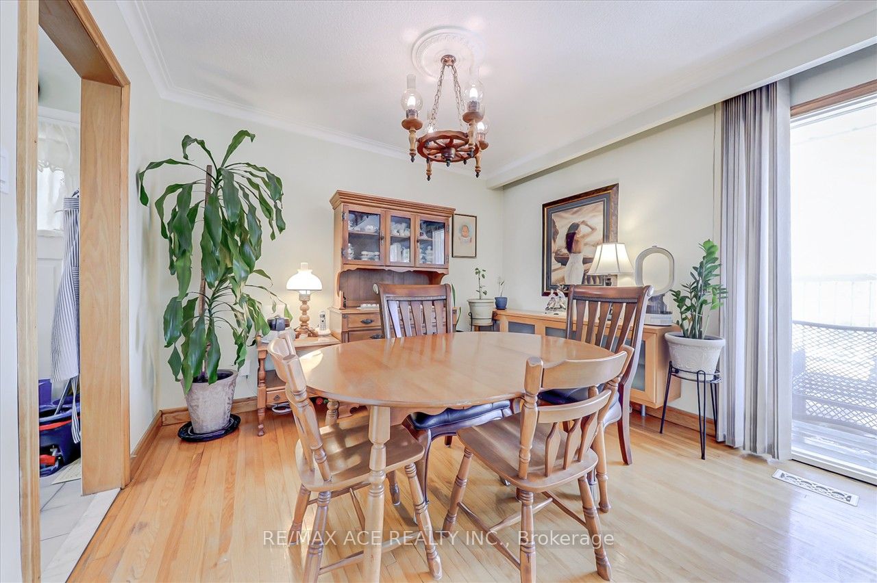 15 Strandhill Dr Property Photo 10