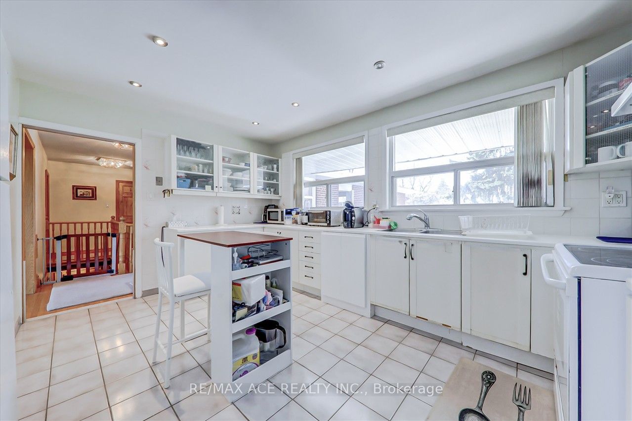 15 Strandhill Dr Property Photo 13