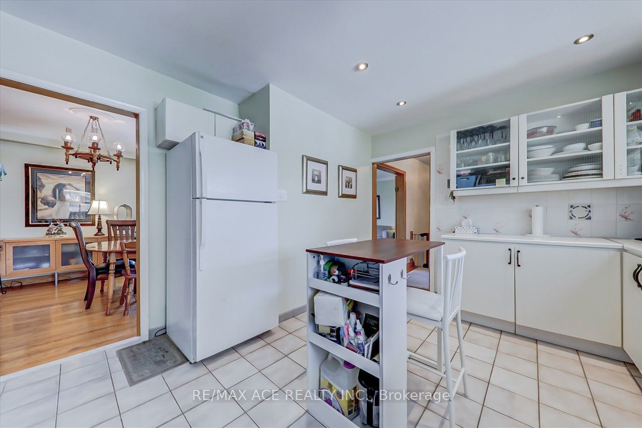 15 Strandhill Dr Property Photo 15